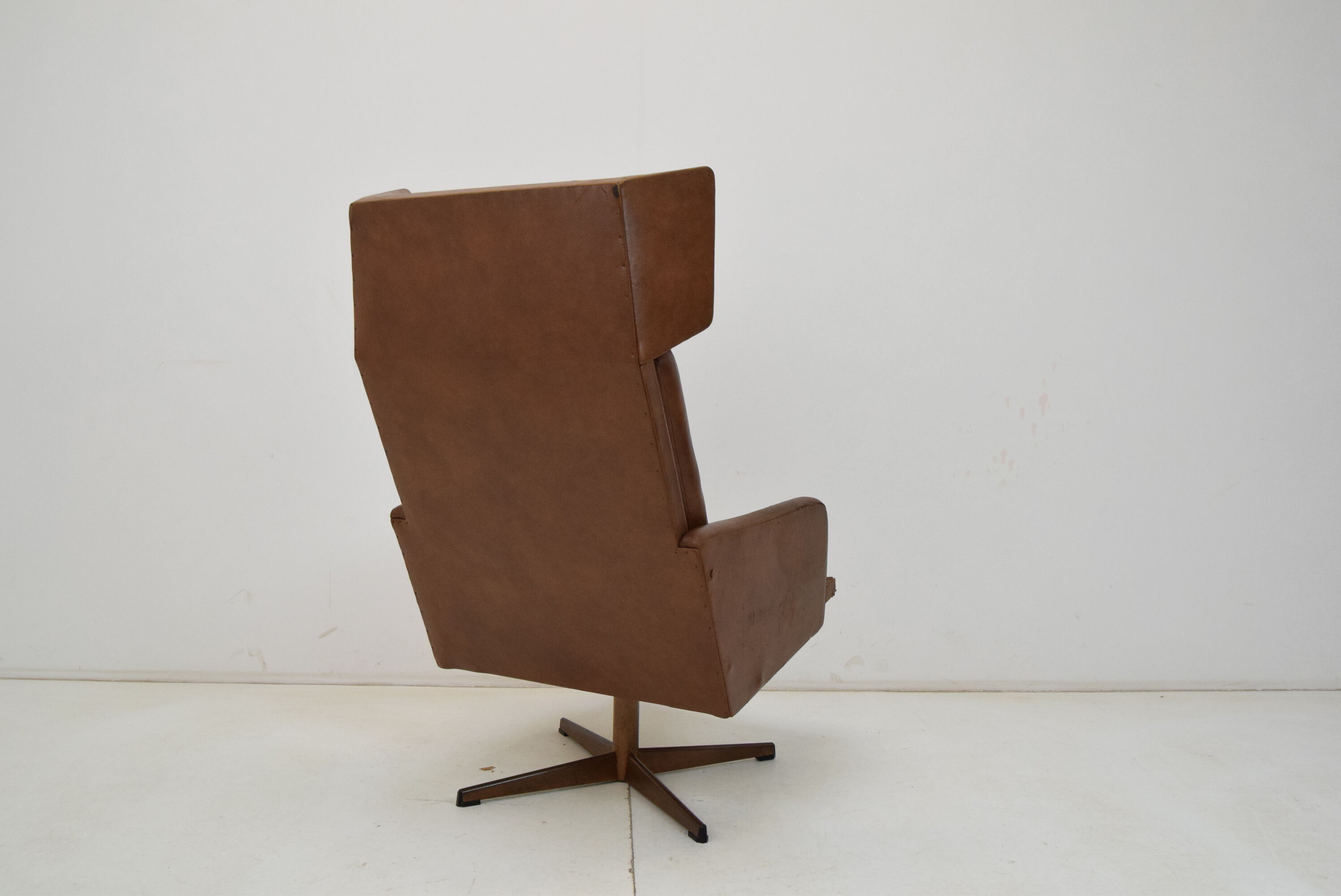 Mid-century leatherette rotatable armchair,1960's.