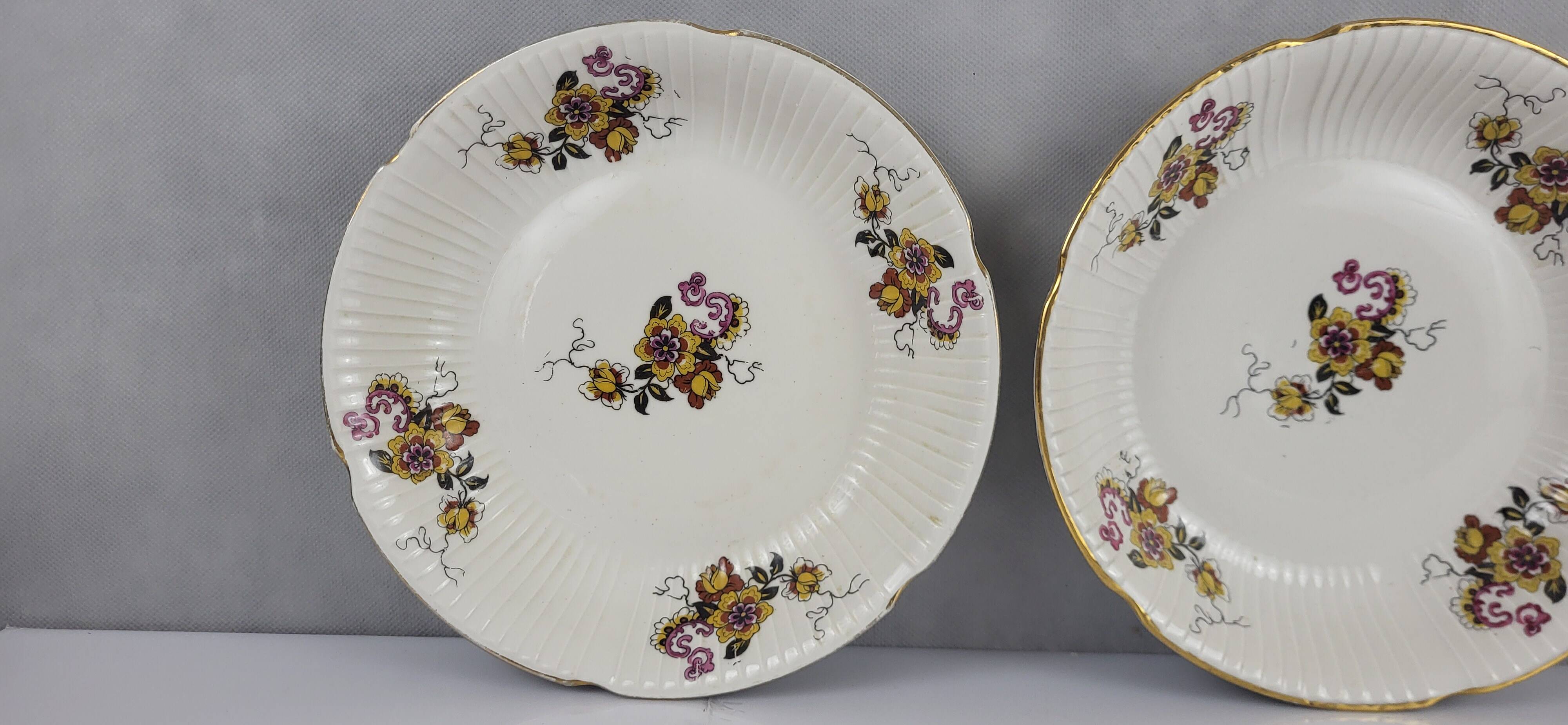 2 porcelain deep dishes