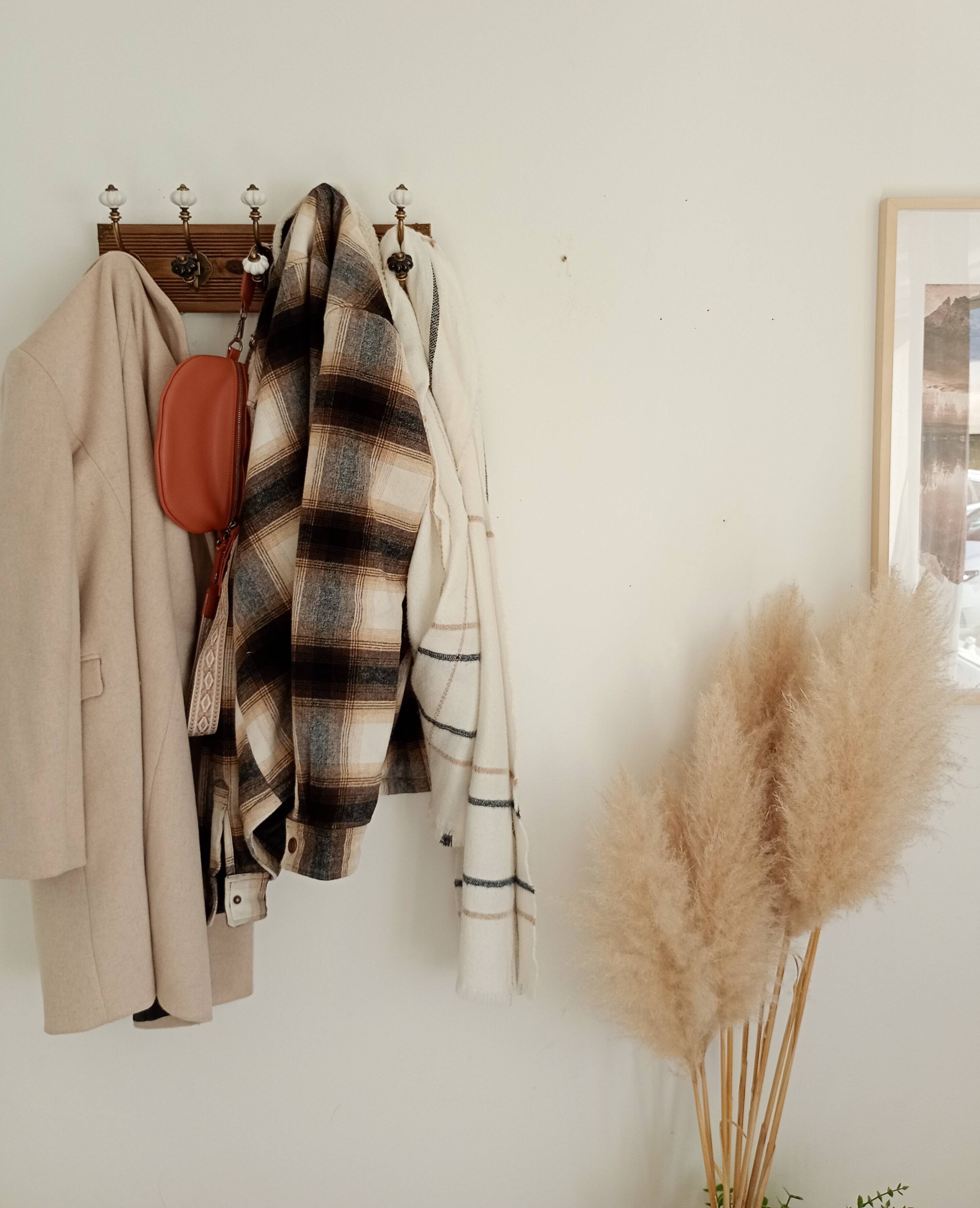 Vintage-style wall coat rack – 5 metal hooks & ceramic knobs – 4