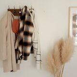 Vintage-style wall coat rack – 5 metal hooks & ceramic knobs – 4