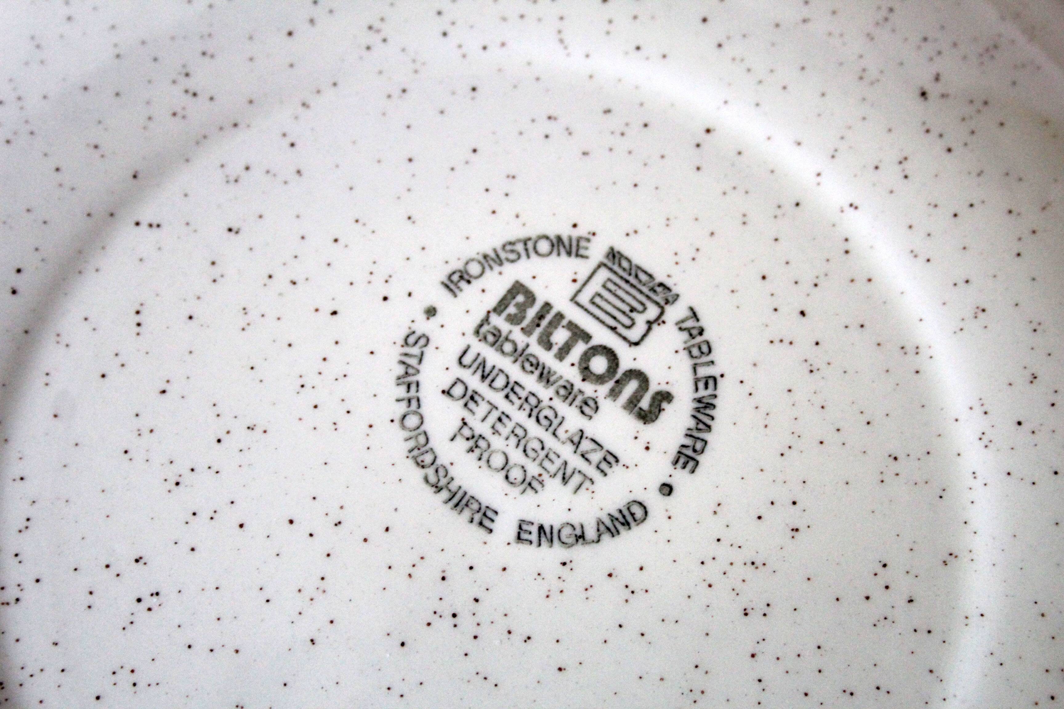 7 vintage ceramic plates, Biltons Staffordshire Ironstone 1970 England