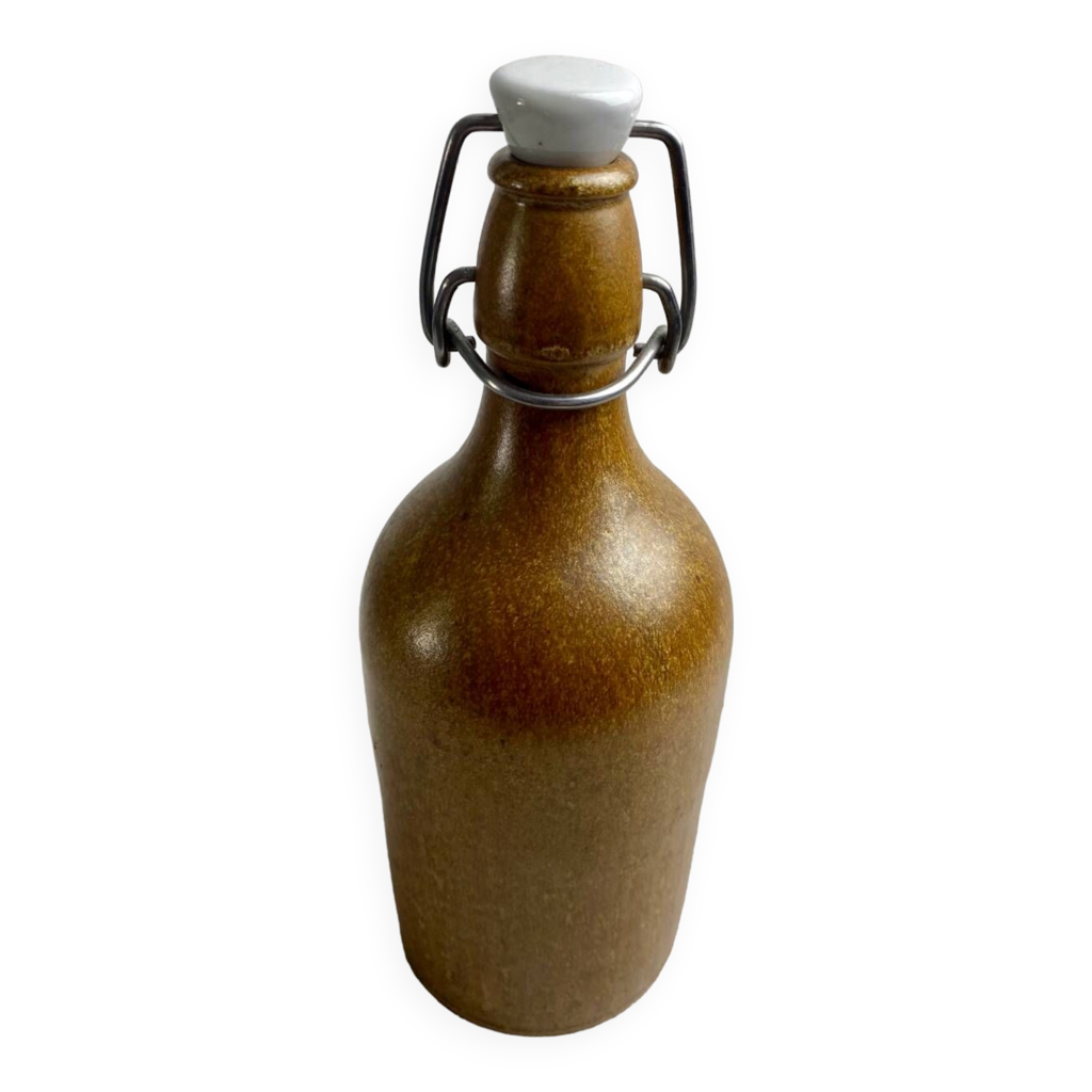 Deux bouteilles en grès MKM 50cl