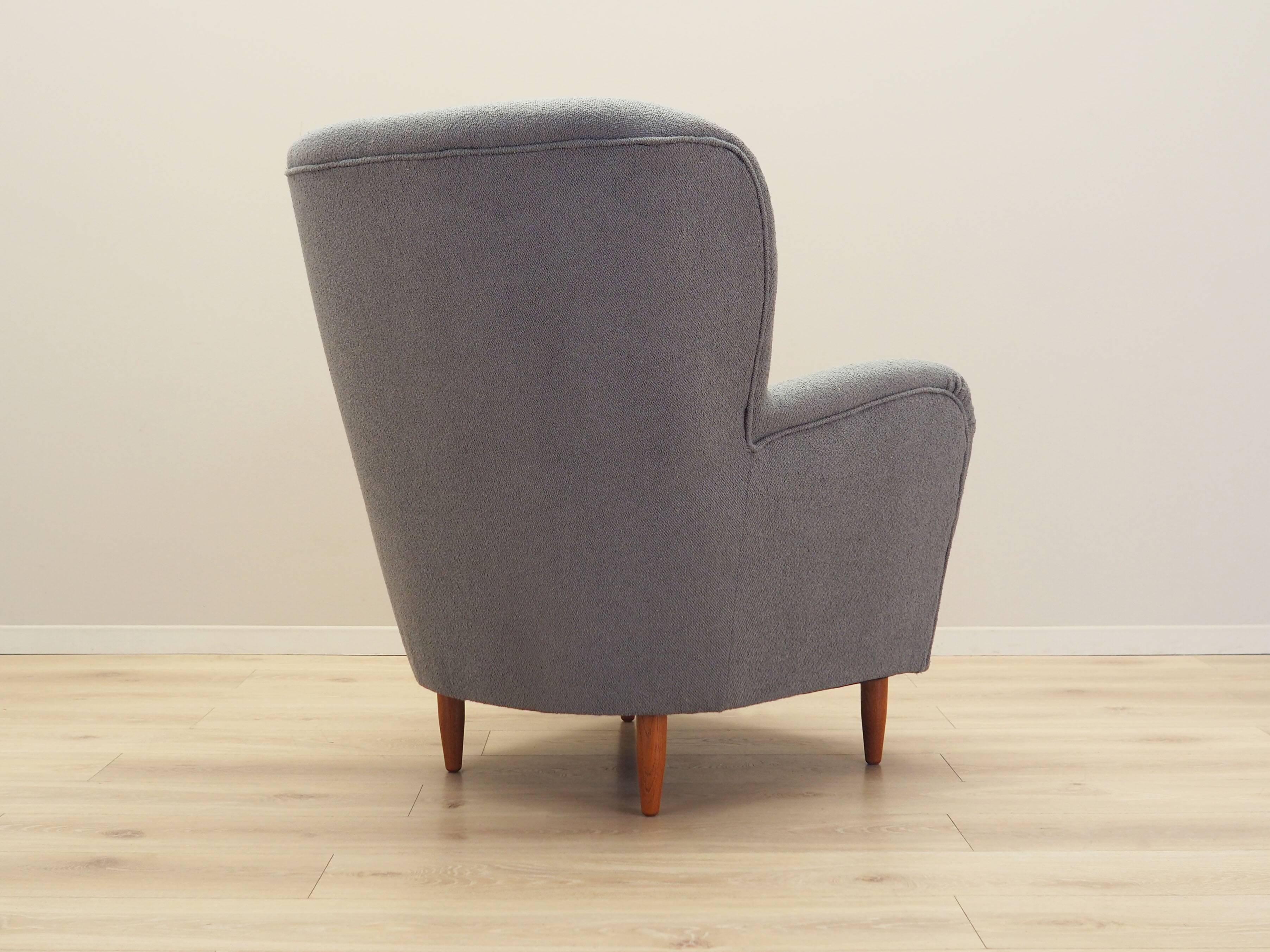 Fauteuil gris, design scandinave, production : Danemark