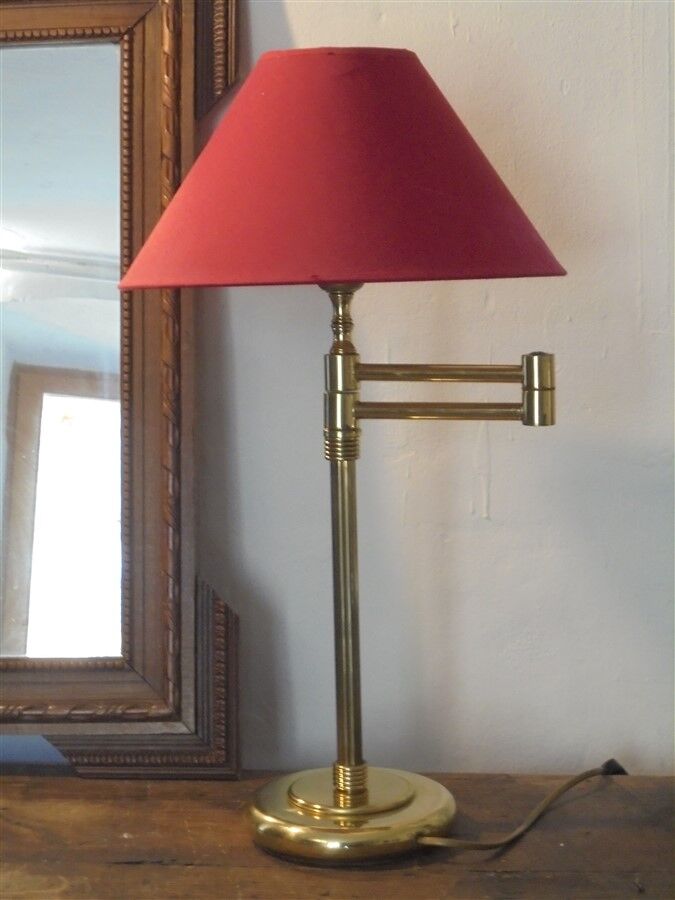Articulated lamp foot