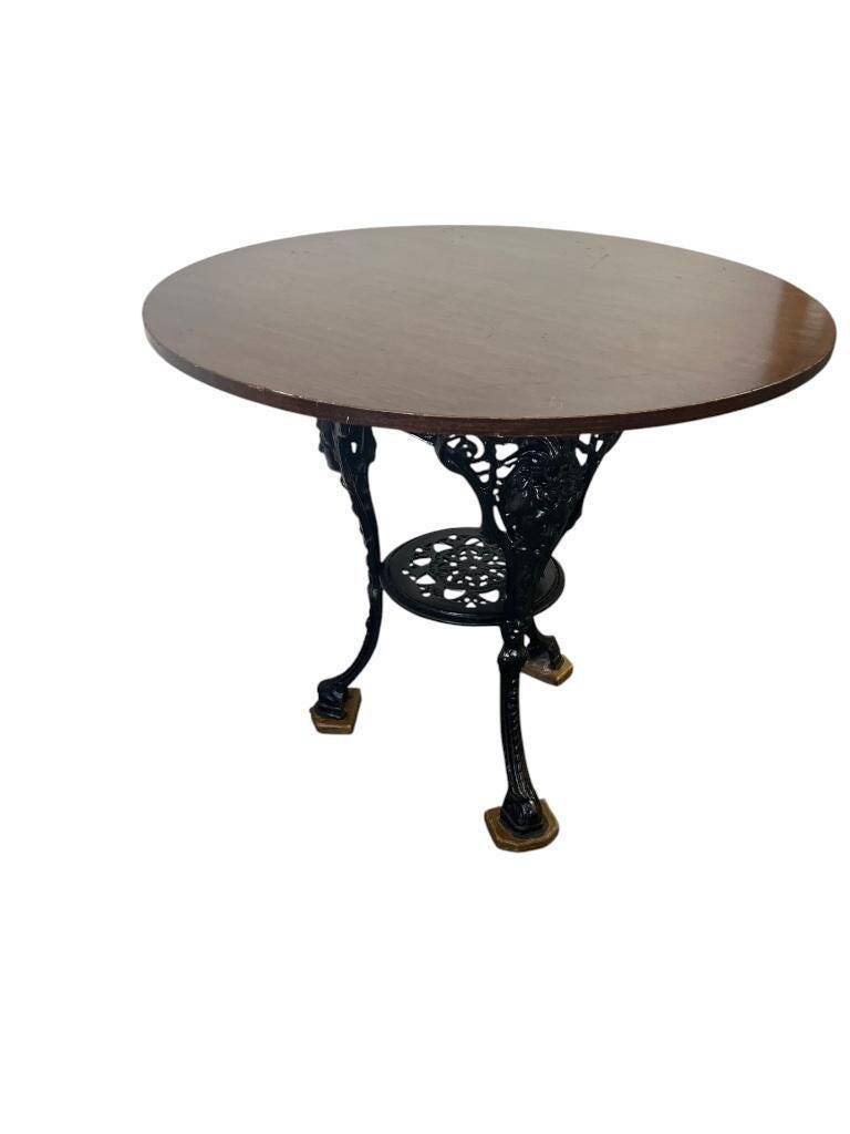 Table bistrot ronde française vintage avec cadre en fonte