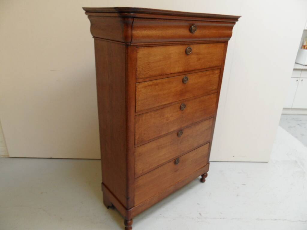 Antique oak chest of drawers  Chiffoniere