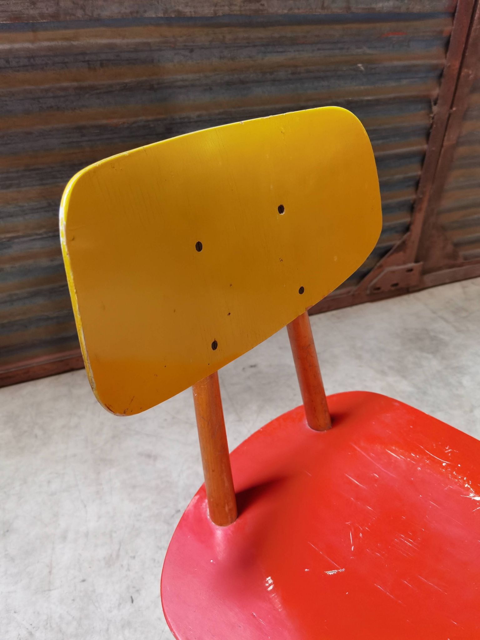 Paire de chaises en bois ton  république tchèque 1960