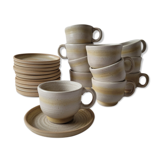 Lot de tasses et sous tasses en grès