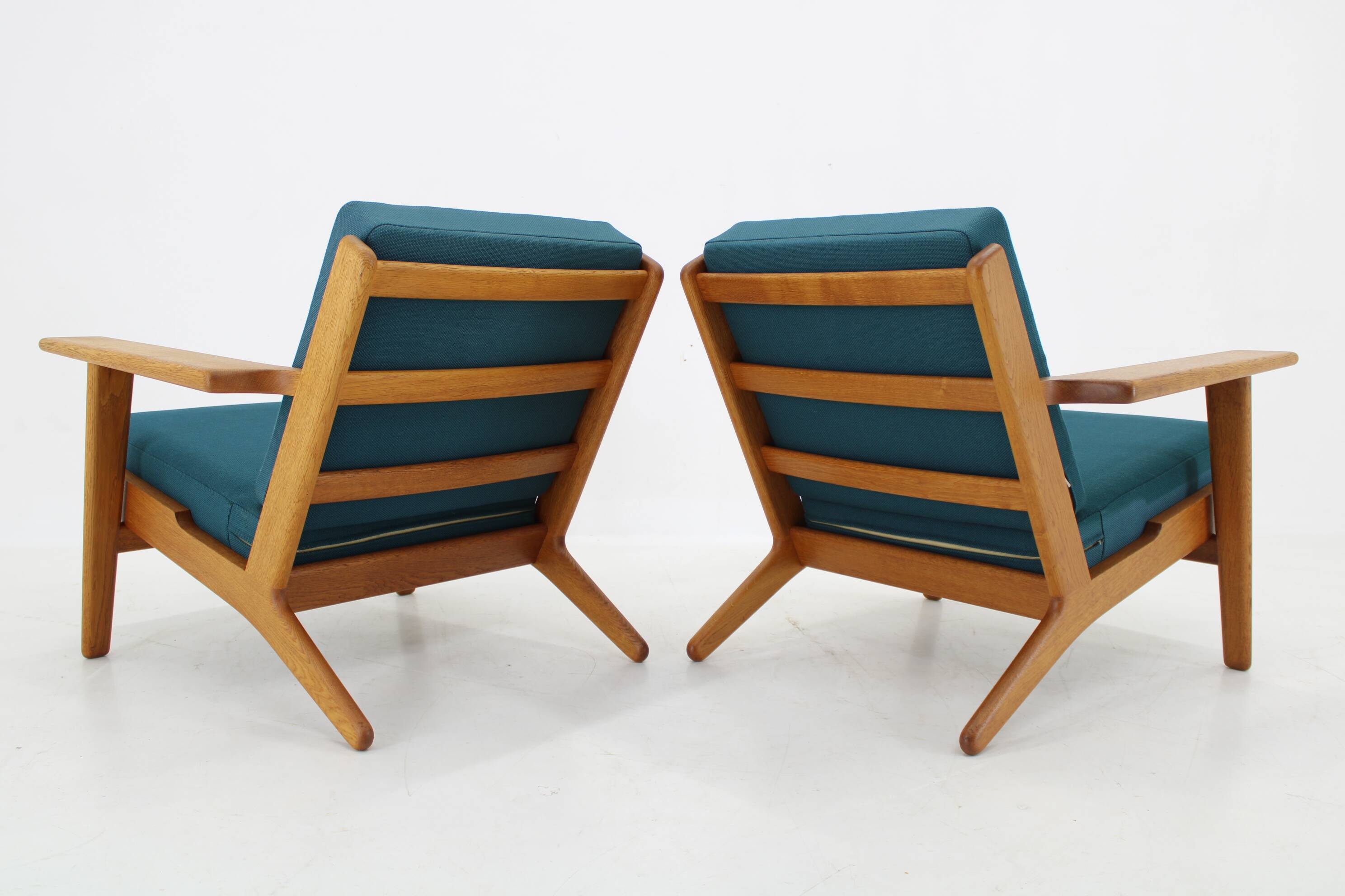 1960s Hans J. Wegner Pair of GE 290 Armchairs in Oak for Getama, Denmark