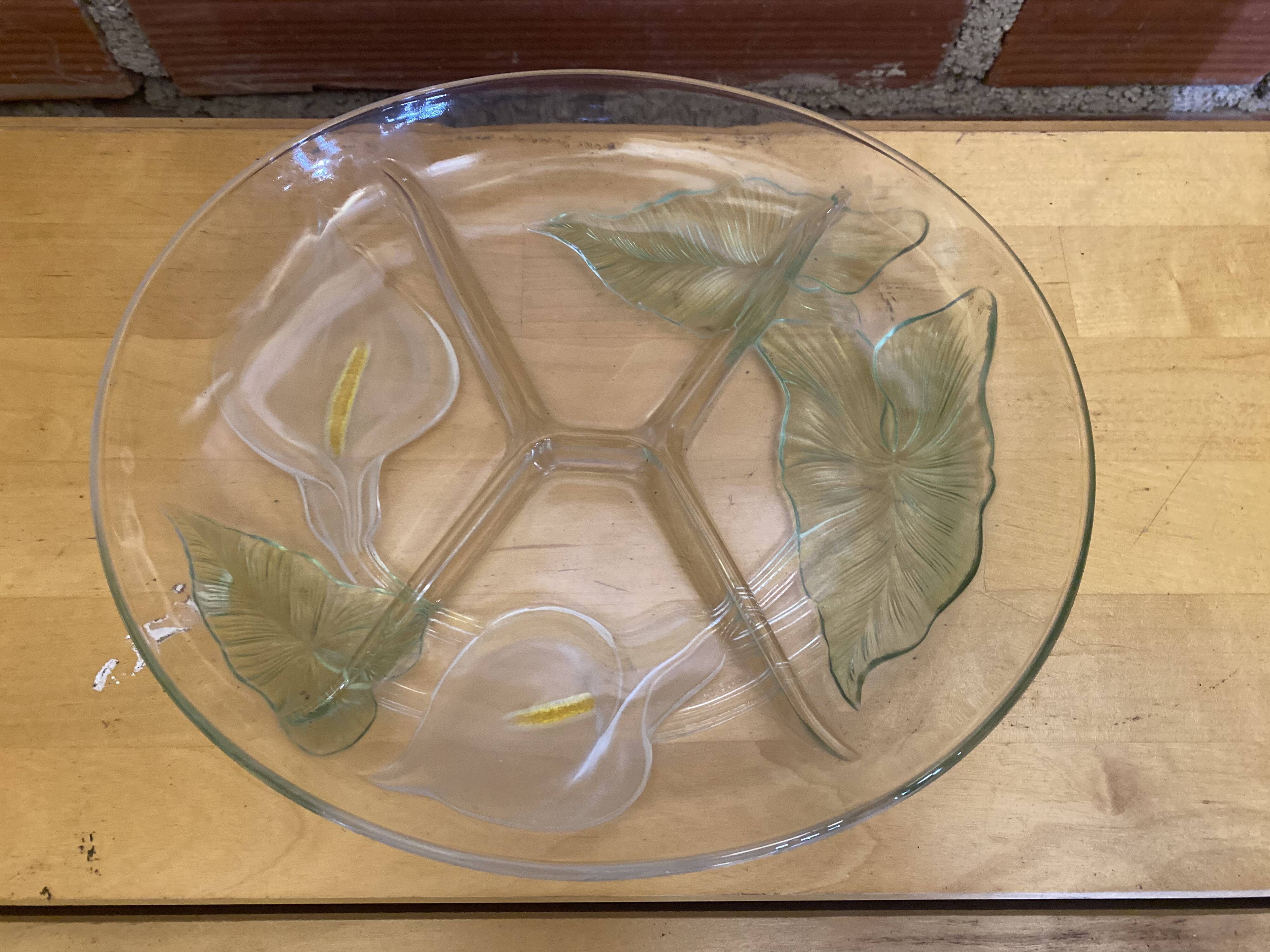 Plat mendiant ancien luminarc design arum lilly verre moulé décor fleu