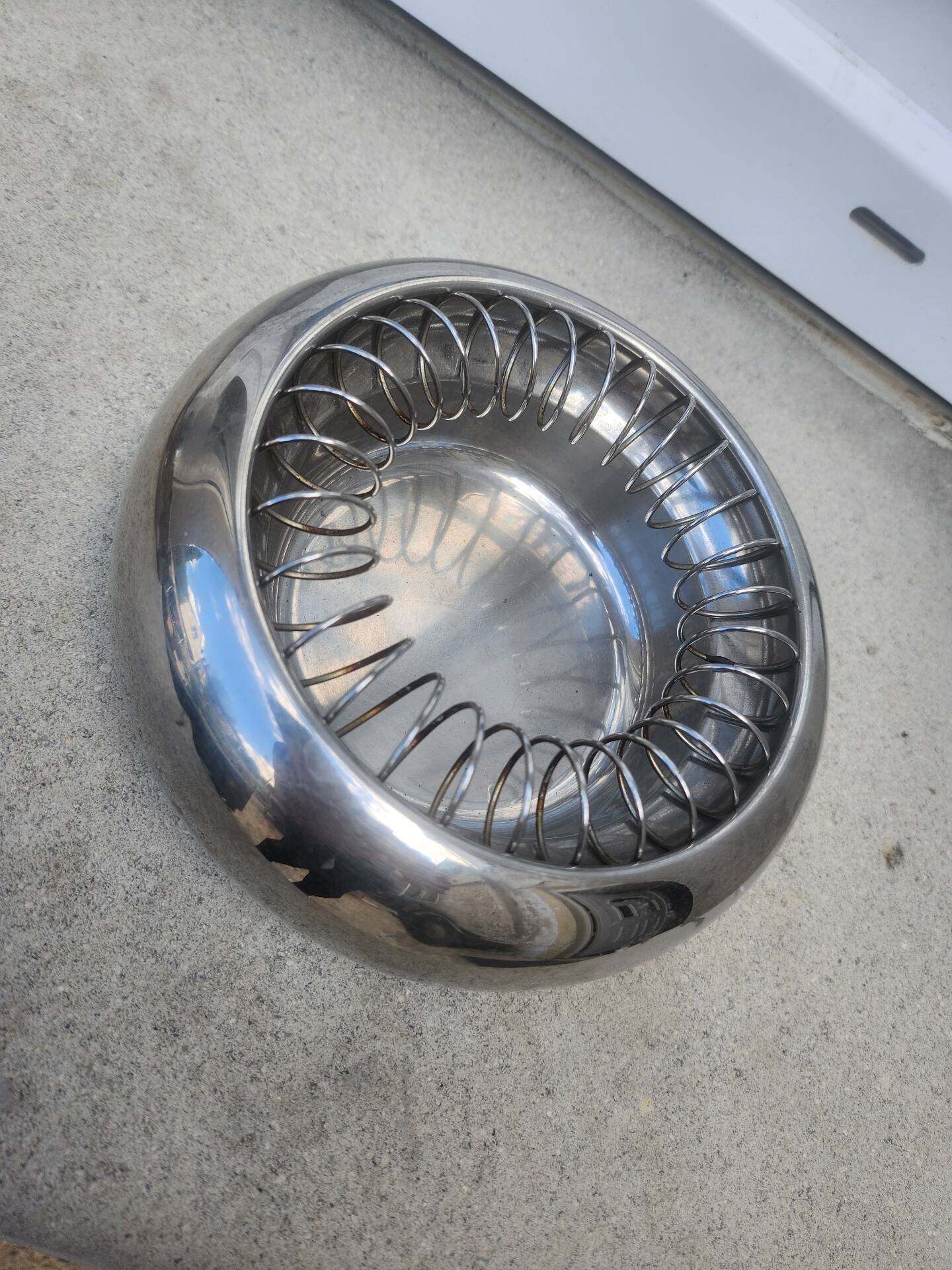Cendrier spirale Alessi