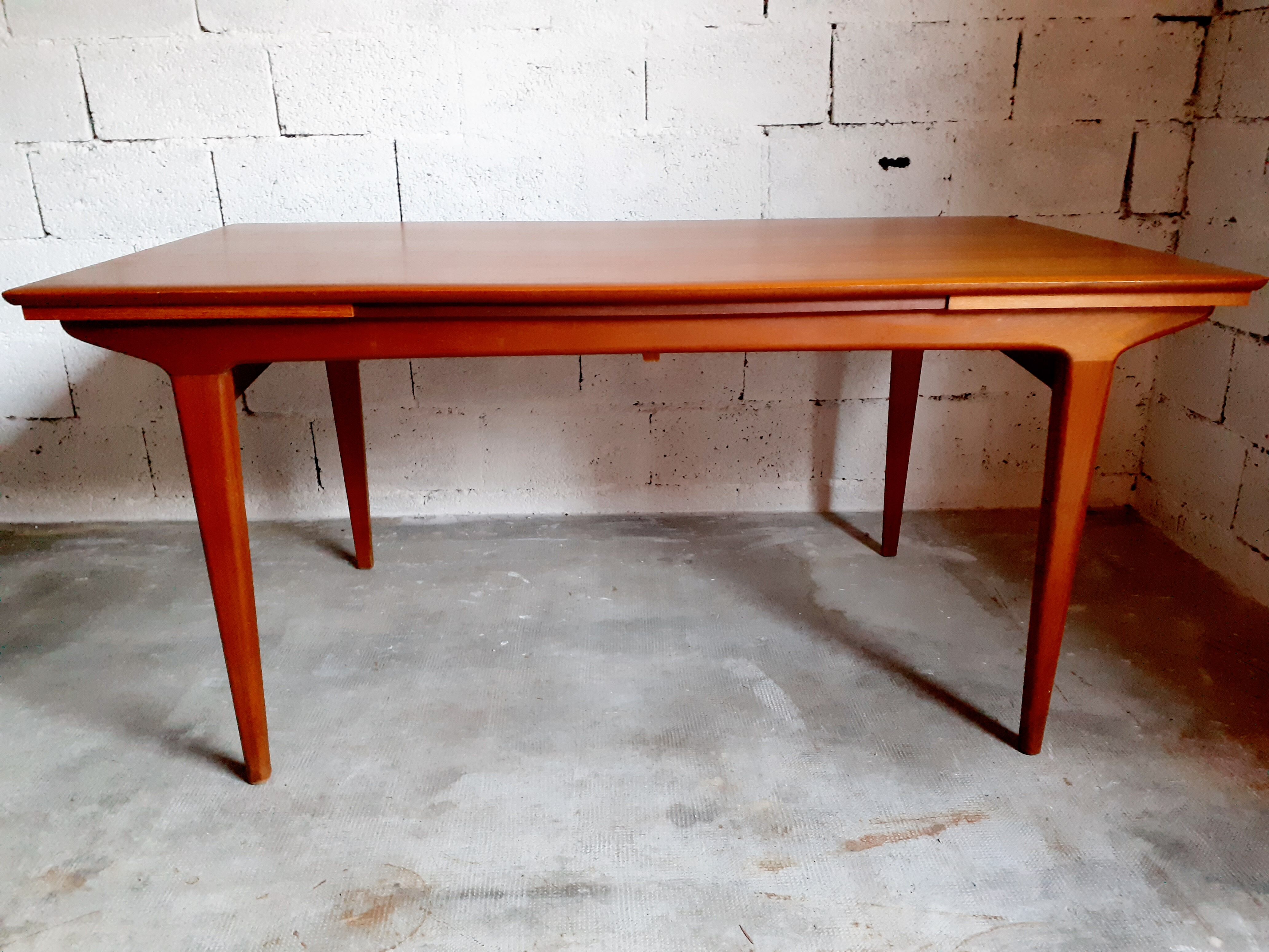 Vintage Scandinavian table 50s 60s in solid teak with extensions, stamped LB