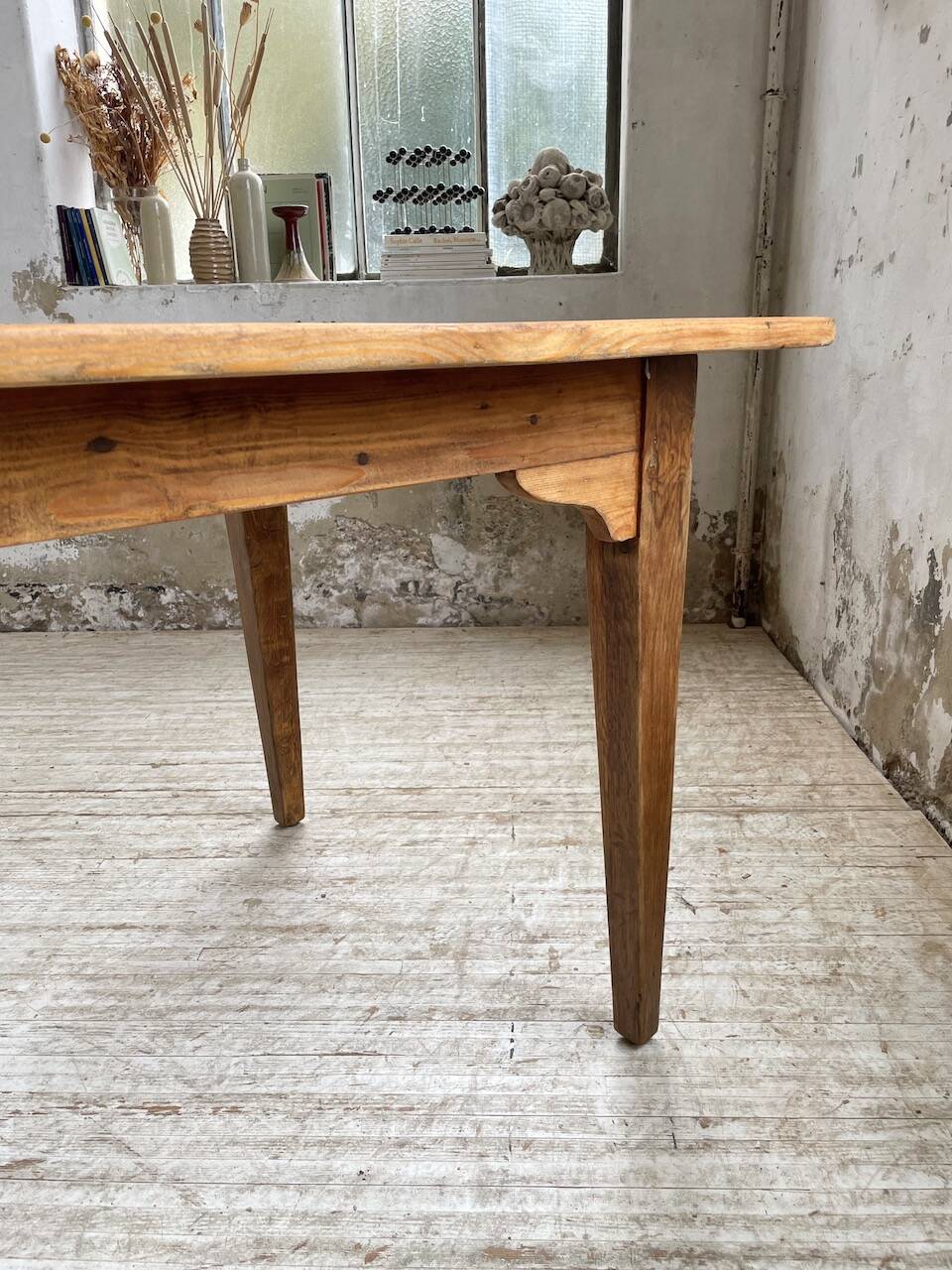 Farmhouse table with spindle legs 2.50m