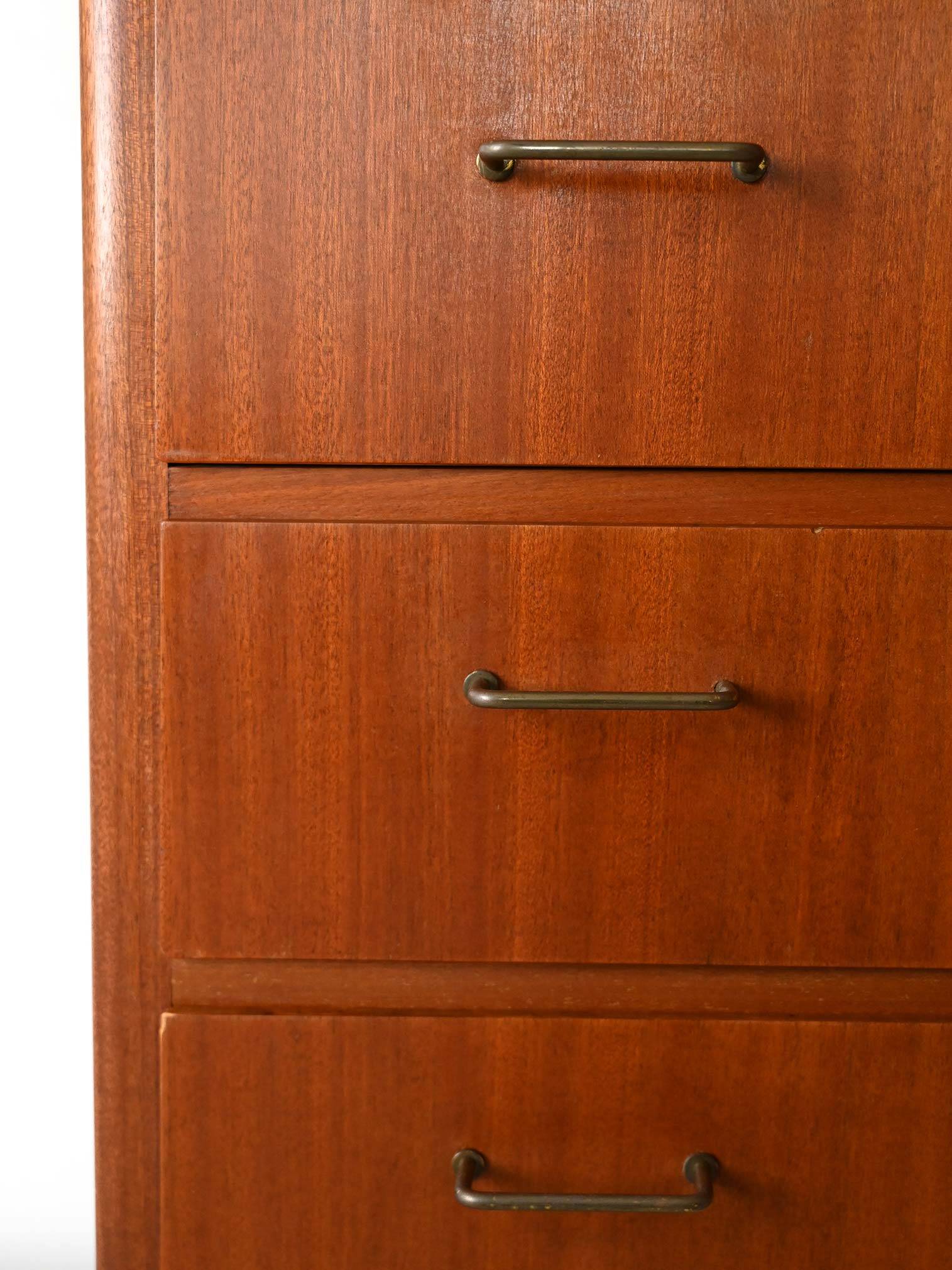 Mahogany chest of drawers with 4 drawers