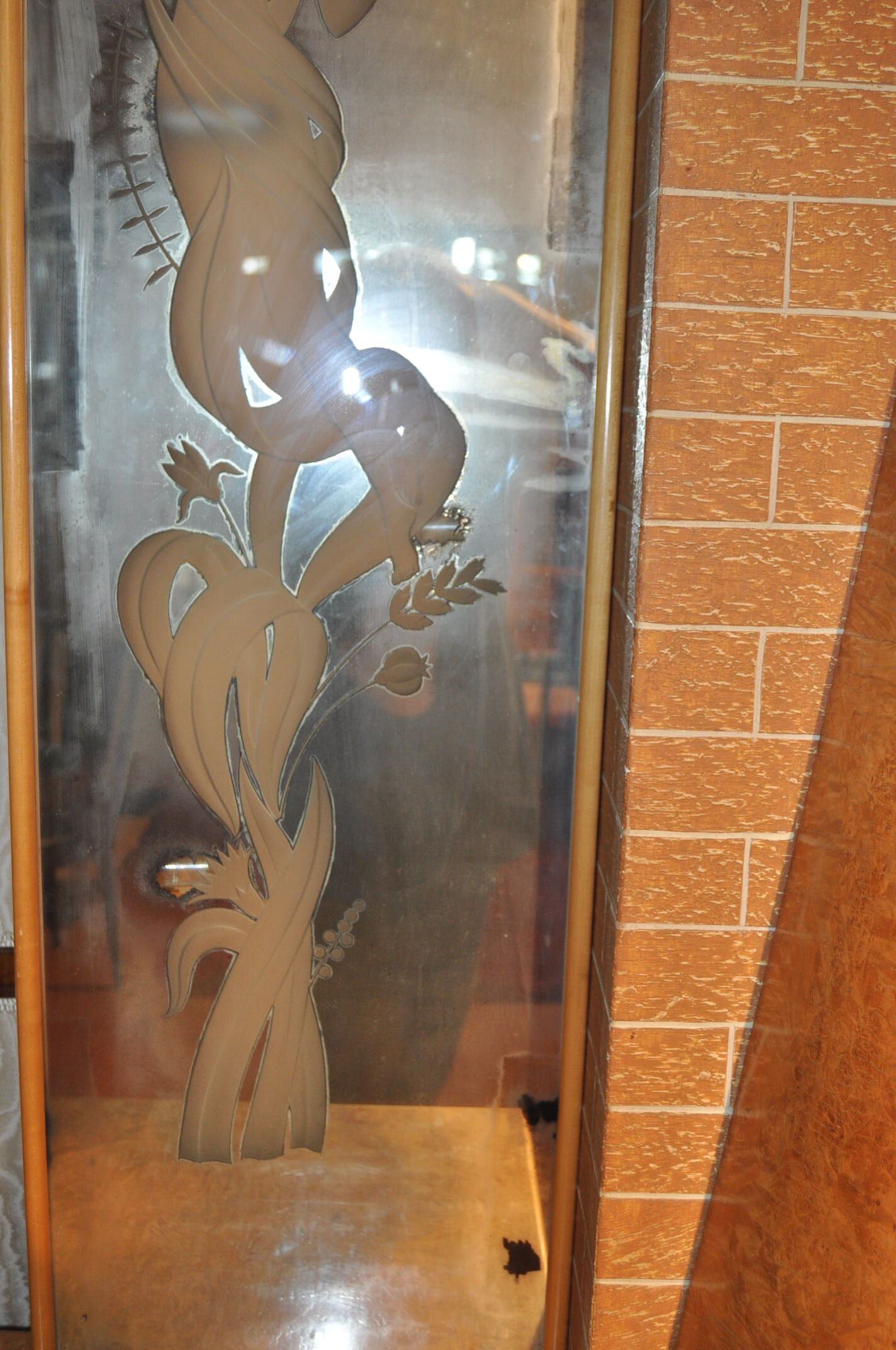 Radio bar and fireplace circa 50