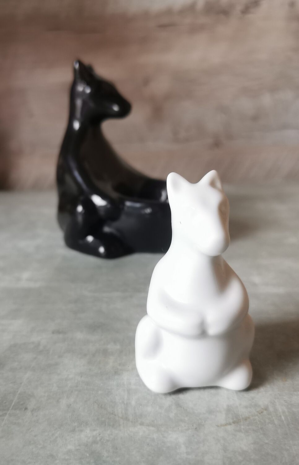 Pepper shaker kangaroo ceramic