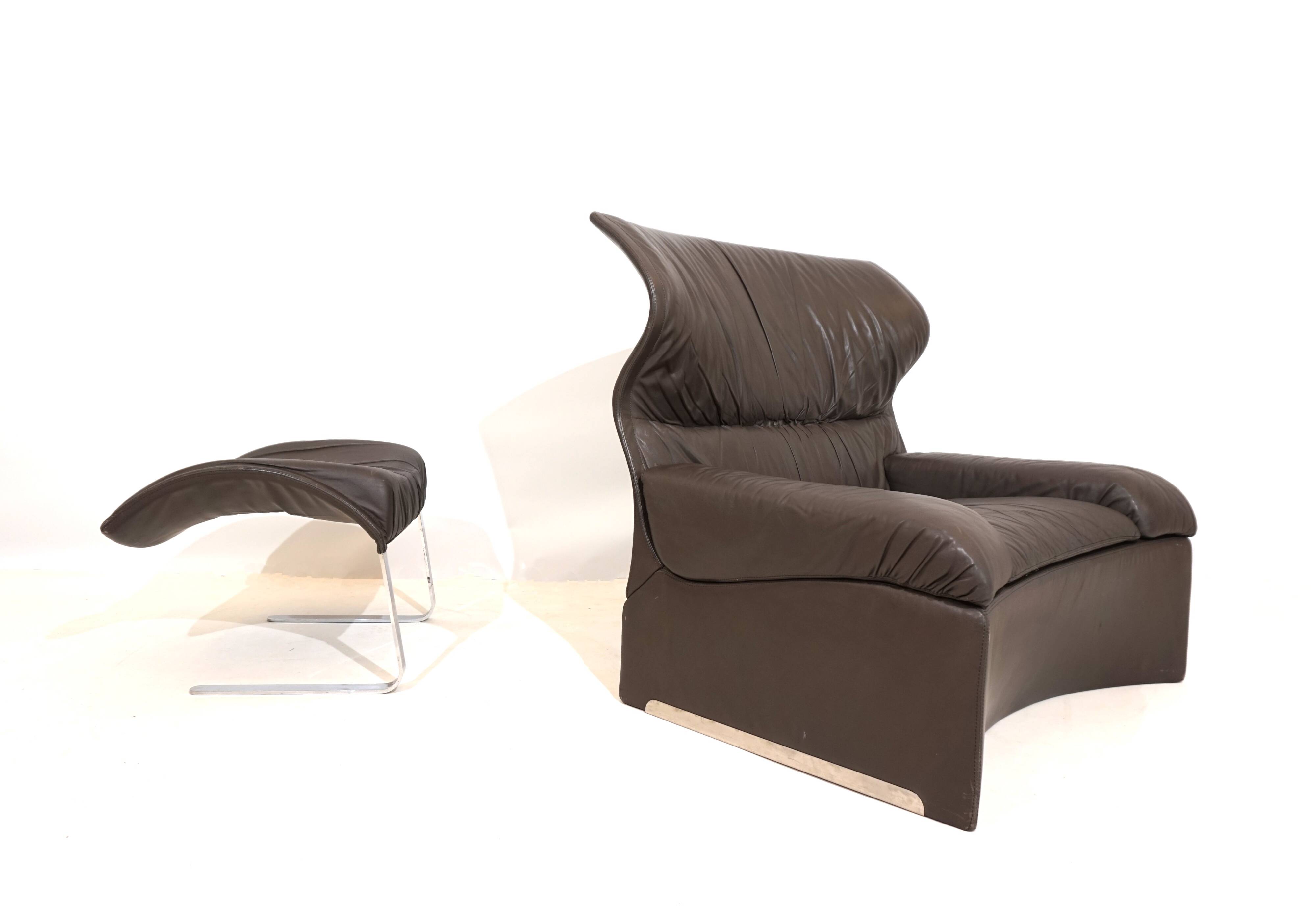Saporiti Vela Alta leather armchair with ottoman by Giovanni Offredi