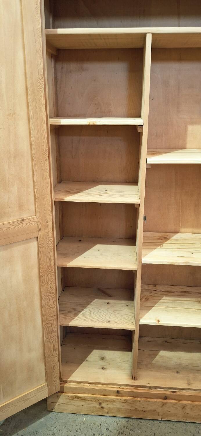 Armoire vintage