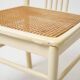 Lot de 2 chaises de salle à manger postmodernes en bois peint en blanc et rotin, années 1980