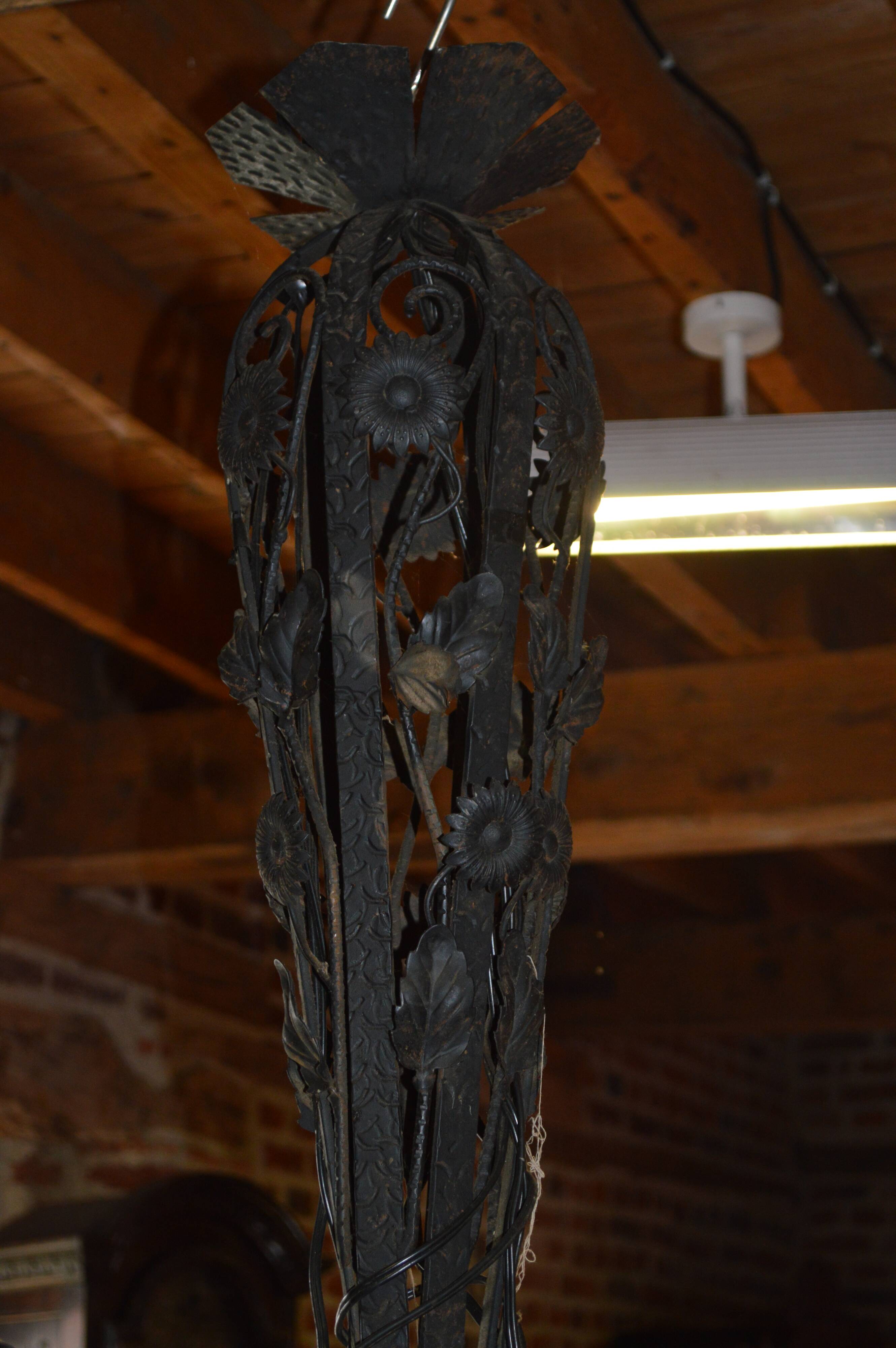 Wrought iron chandelier art deco style with floral décor