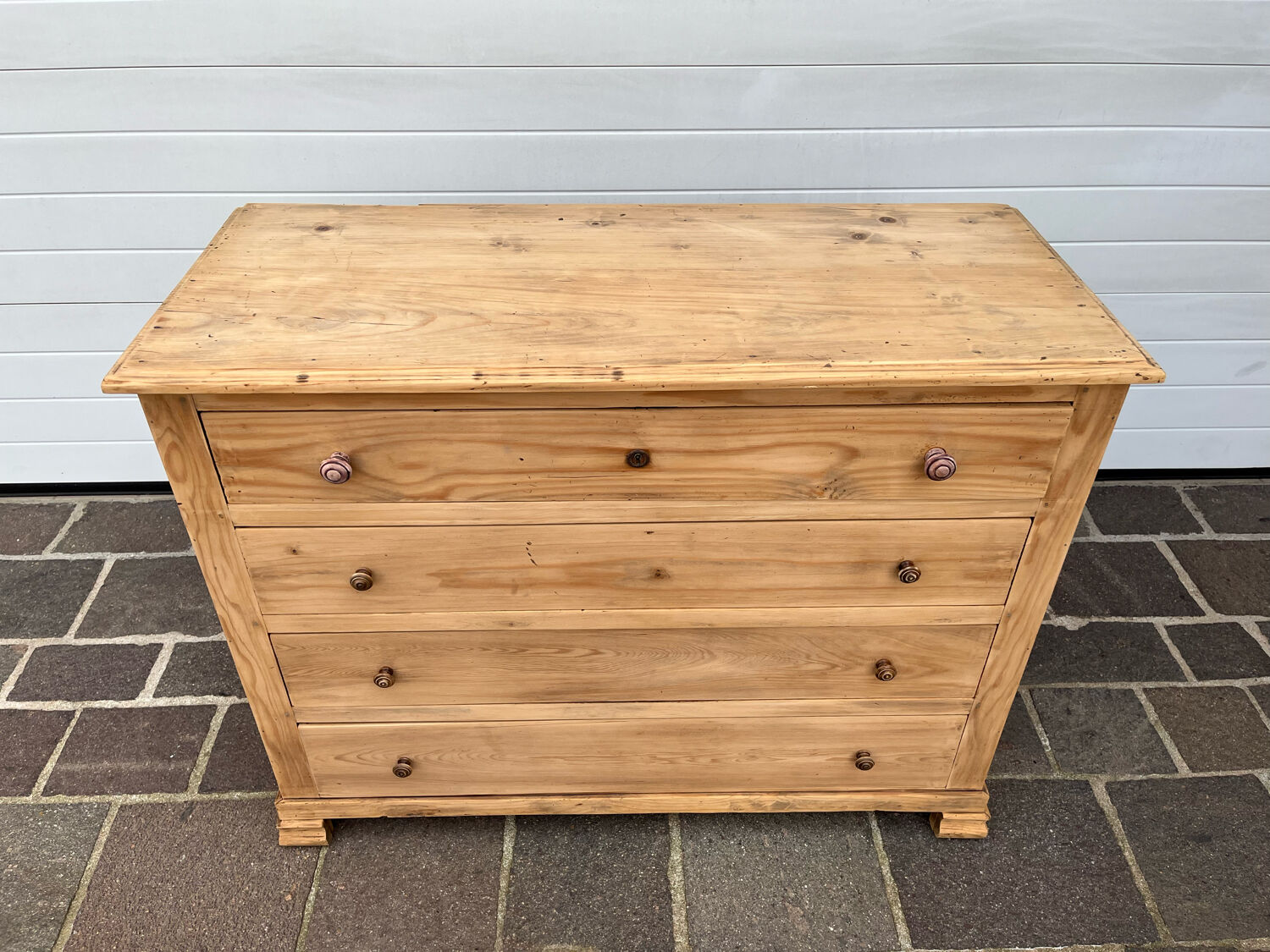 Parisian chest of drawers