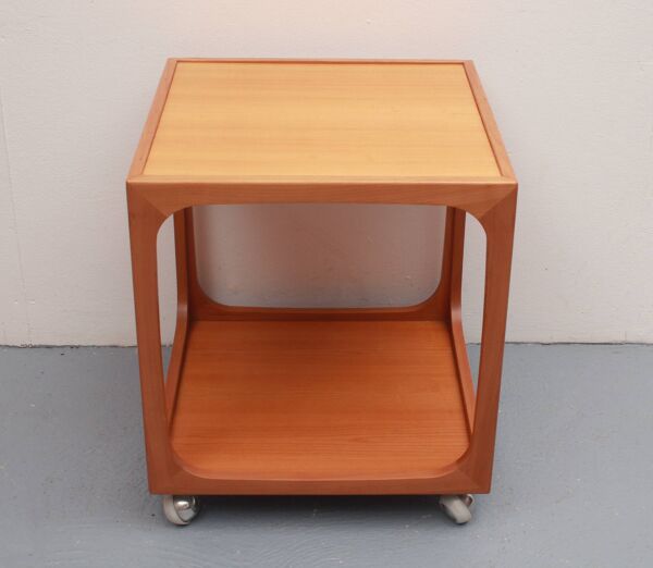 Table d'appoint cube des années 1960 en merisier, Wilhelm Renz