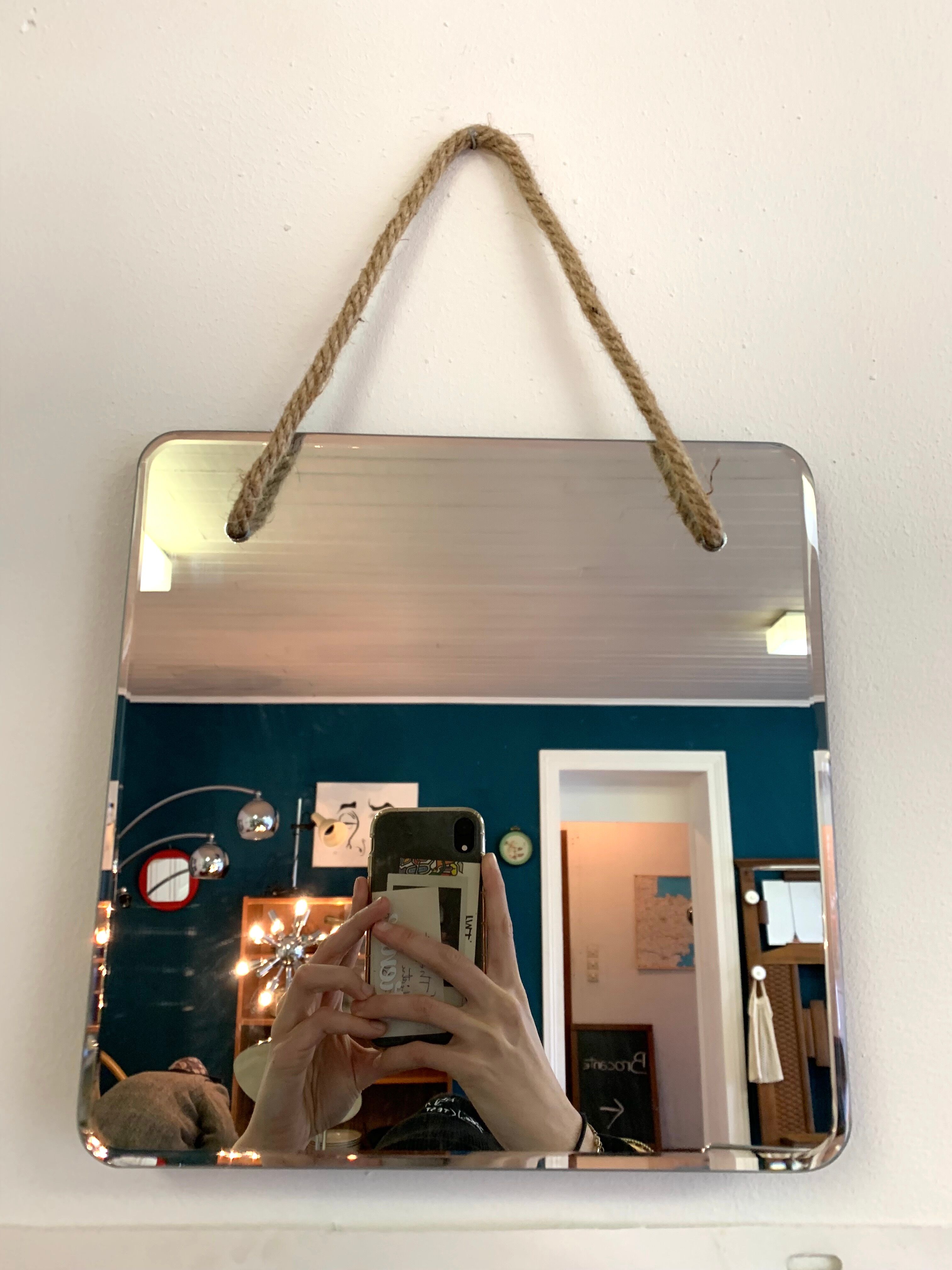 Beveled mirror to hang