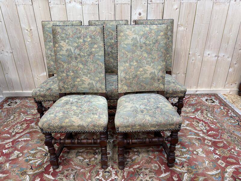 Série de 5 chaises de style Louis XIII