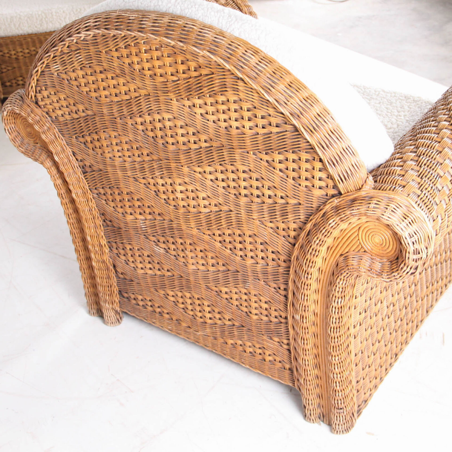 Woven rattan lounge set