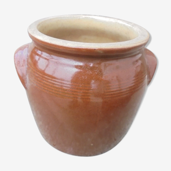 Terracotta pot with confit fat