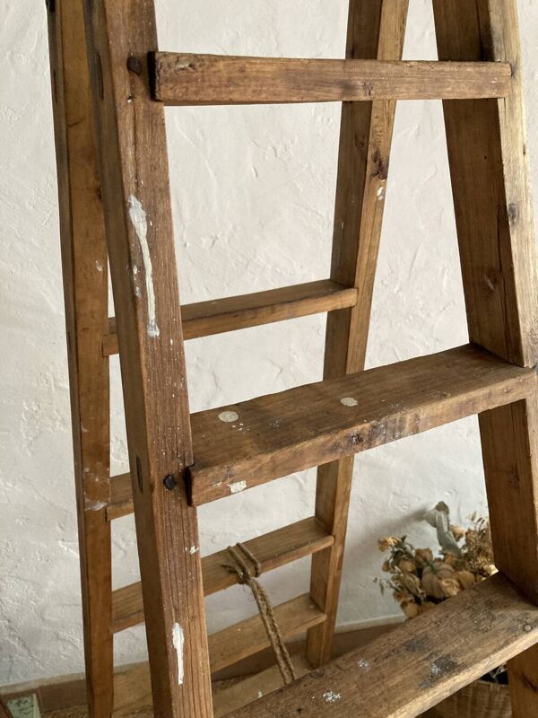 Ancien escabeau de peintre en bois