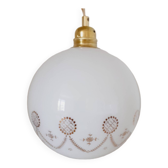 Suspension globe opaline blanche