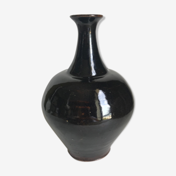 Black bottle of Jean Linard the terminal vintage sandstone