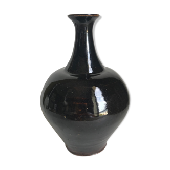 Black bottle of Jean Linard the terminal vintage sandstone