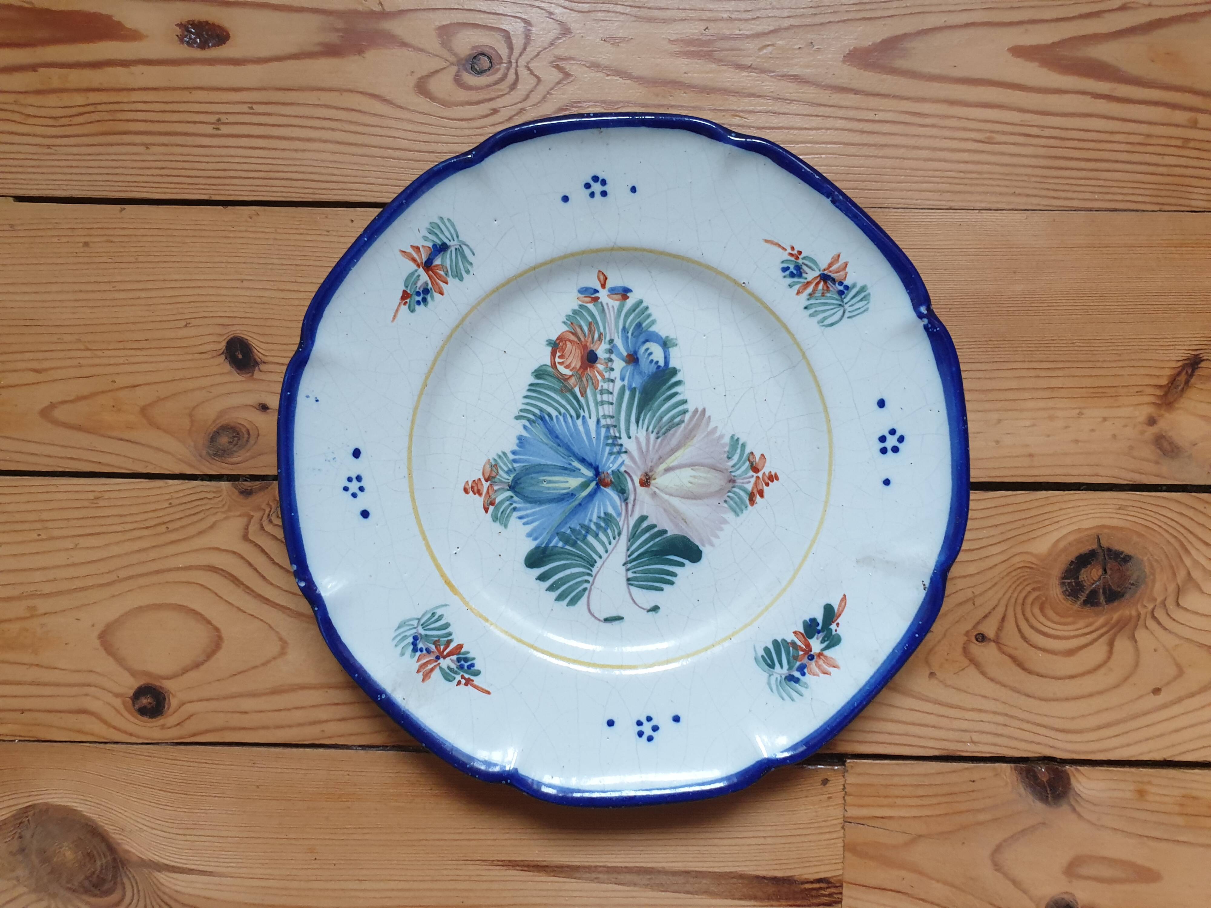 Faience de Nevers assiette Montagnon XIXè siècle