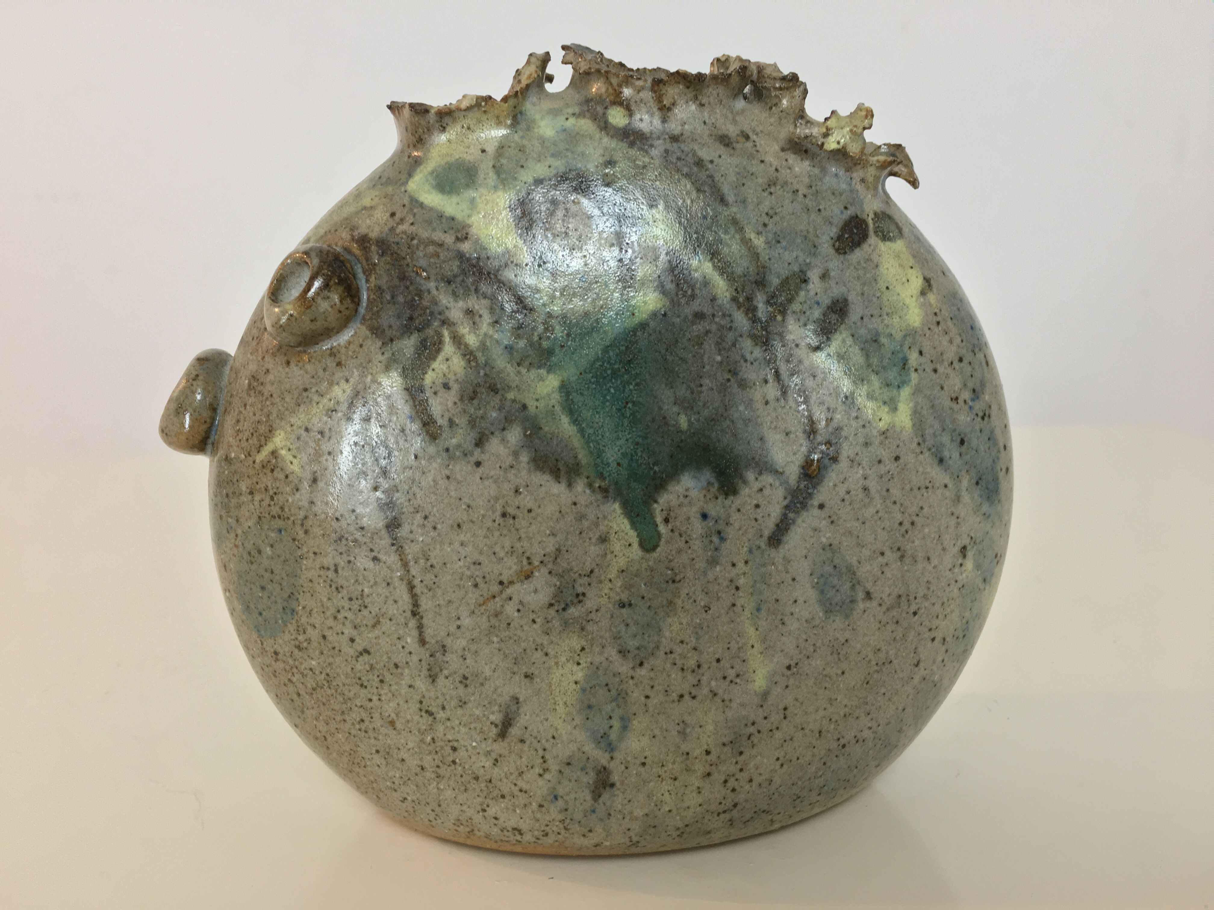 Vase pique fleurs zoomorphe par Alexandre Kostanda, poisson céramique