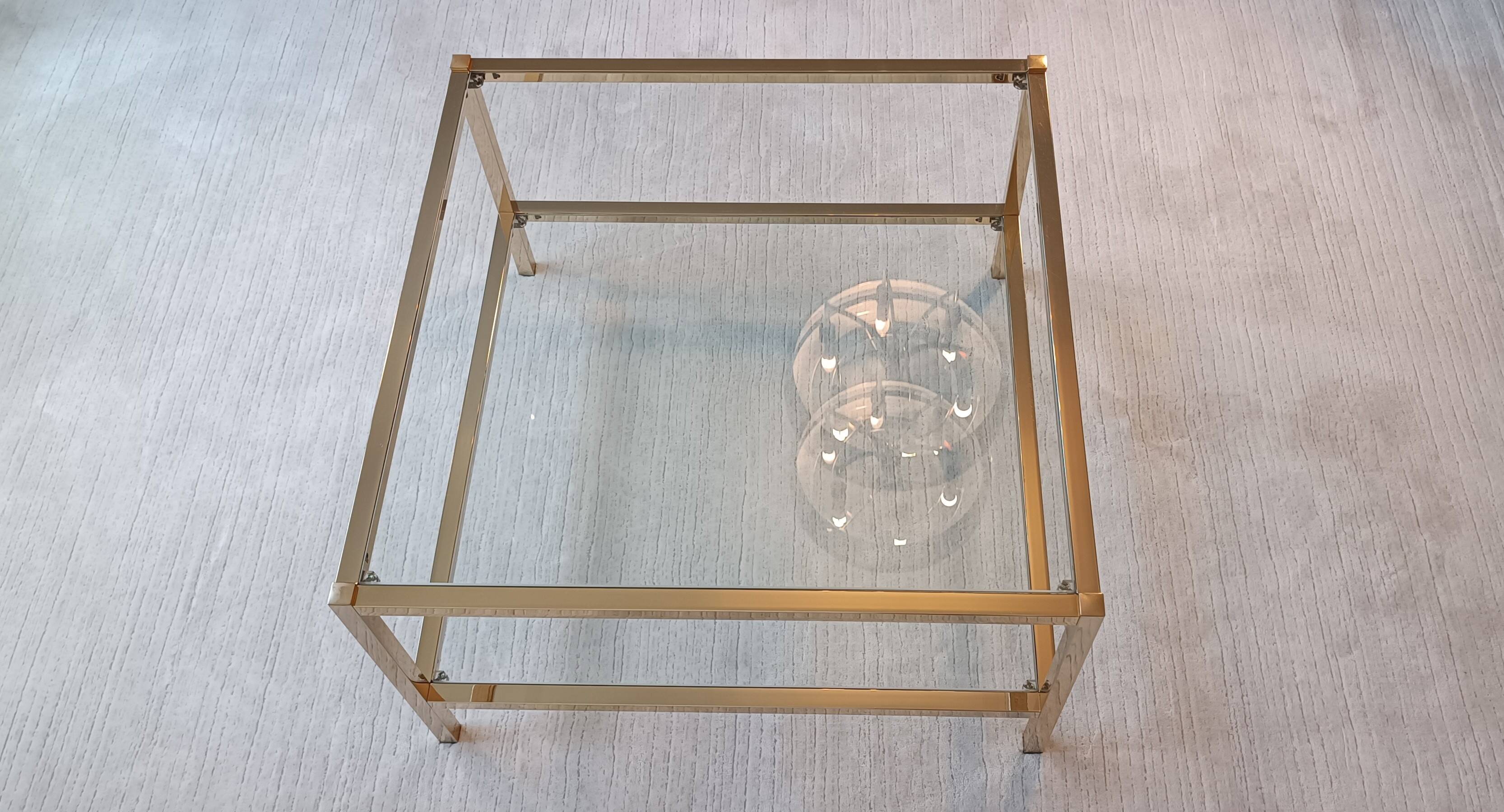 Italian 1970'S coffee table in brass and glass with 2 trays