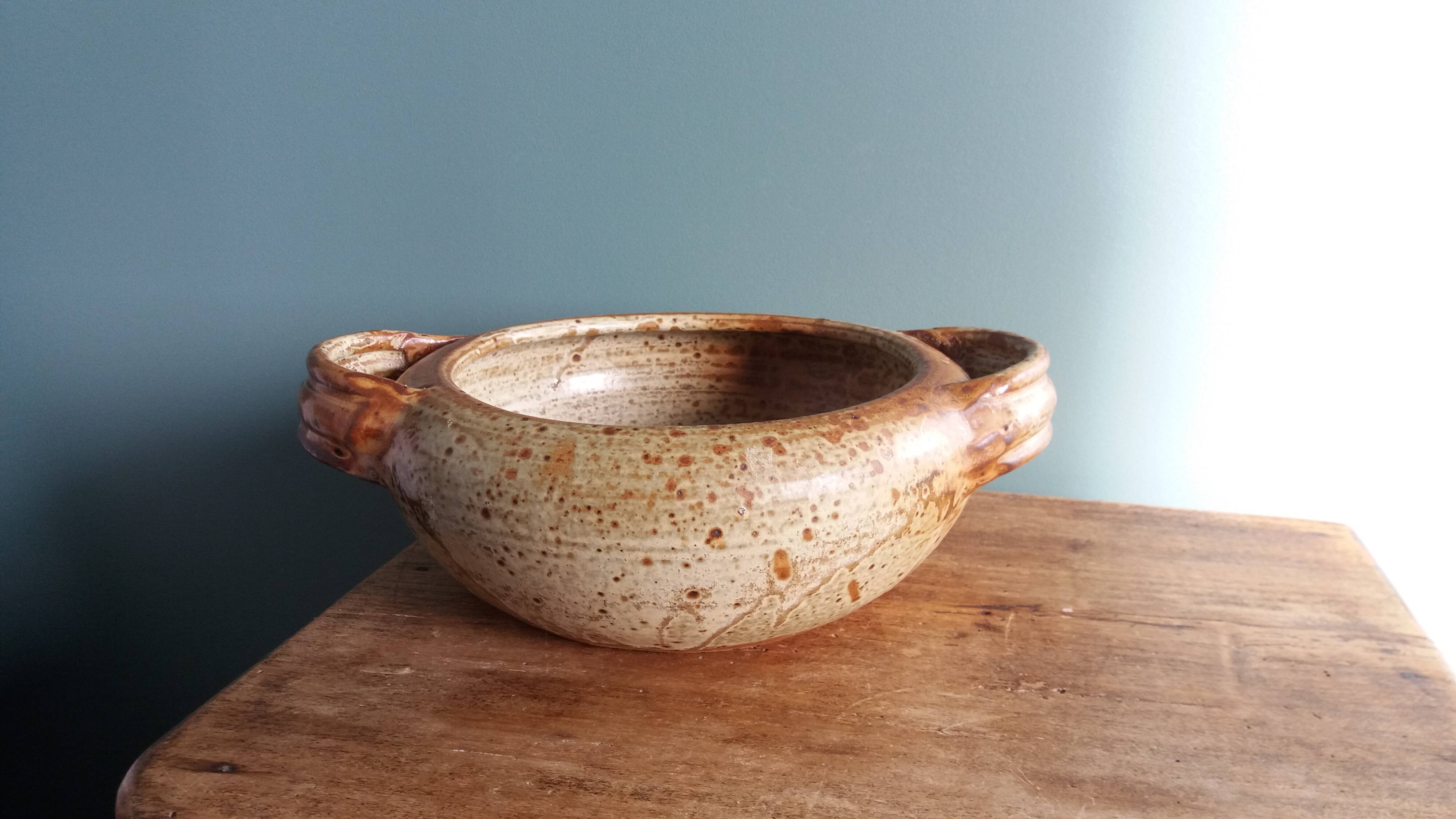 Plat légumier soupière en grès de Puisaye signé Jean-Pierre Prud’homme