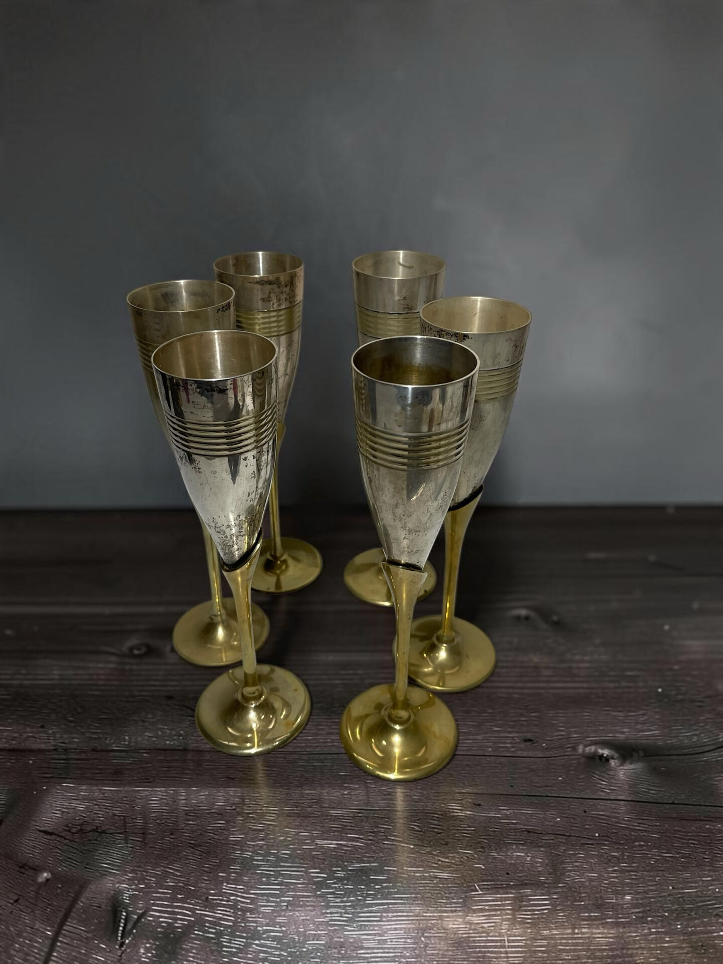Set of 6 champagne flutes in brass and silver-plated metal – height 24 cm