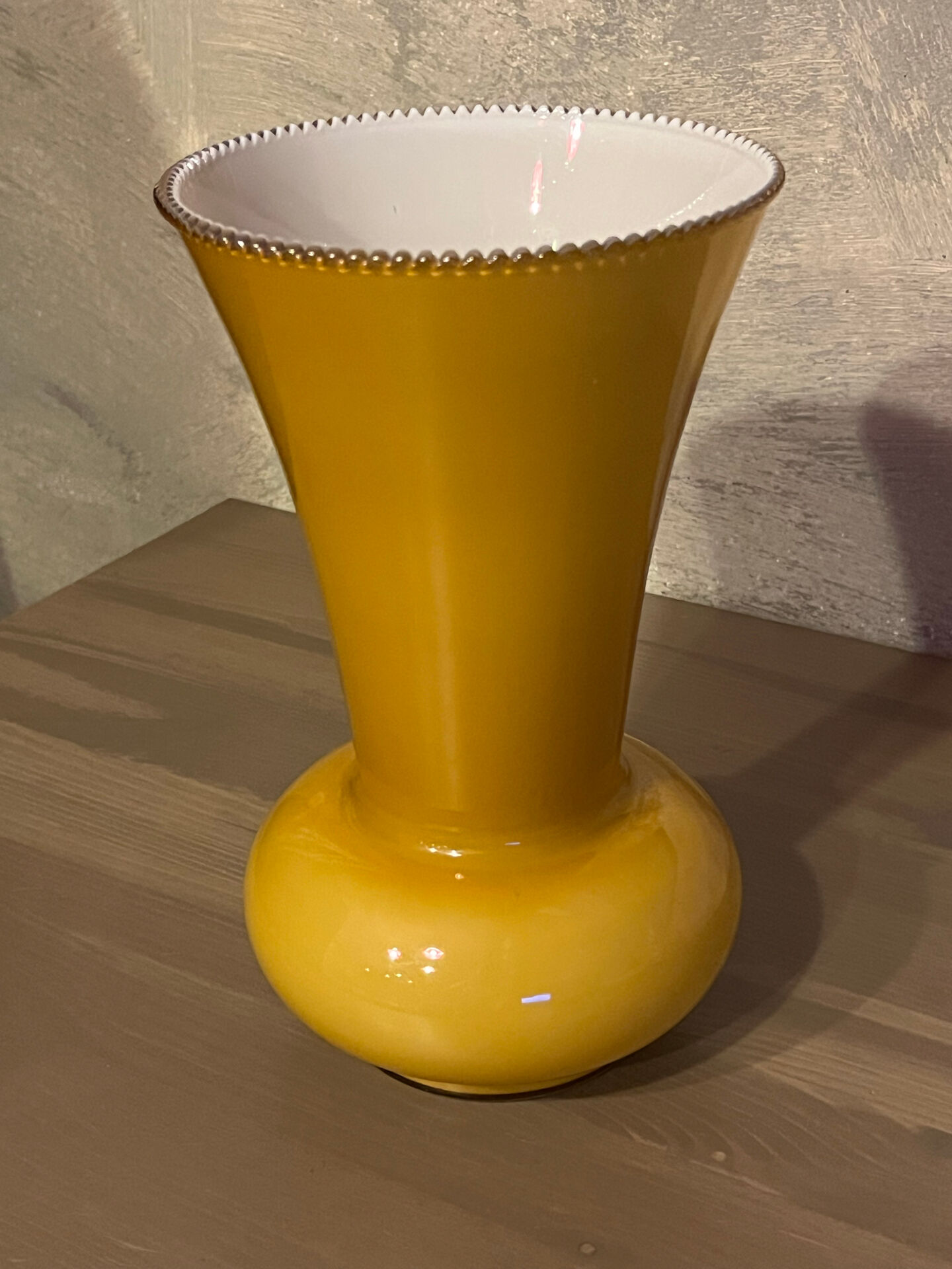 Trianon vase - Verrerie de Vianne with original box