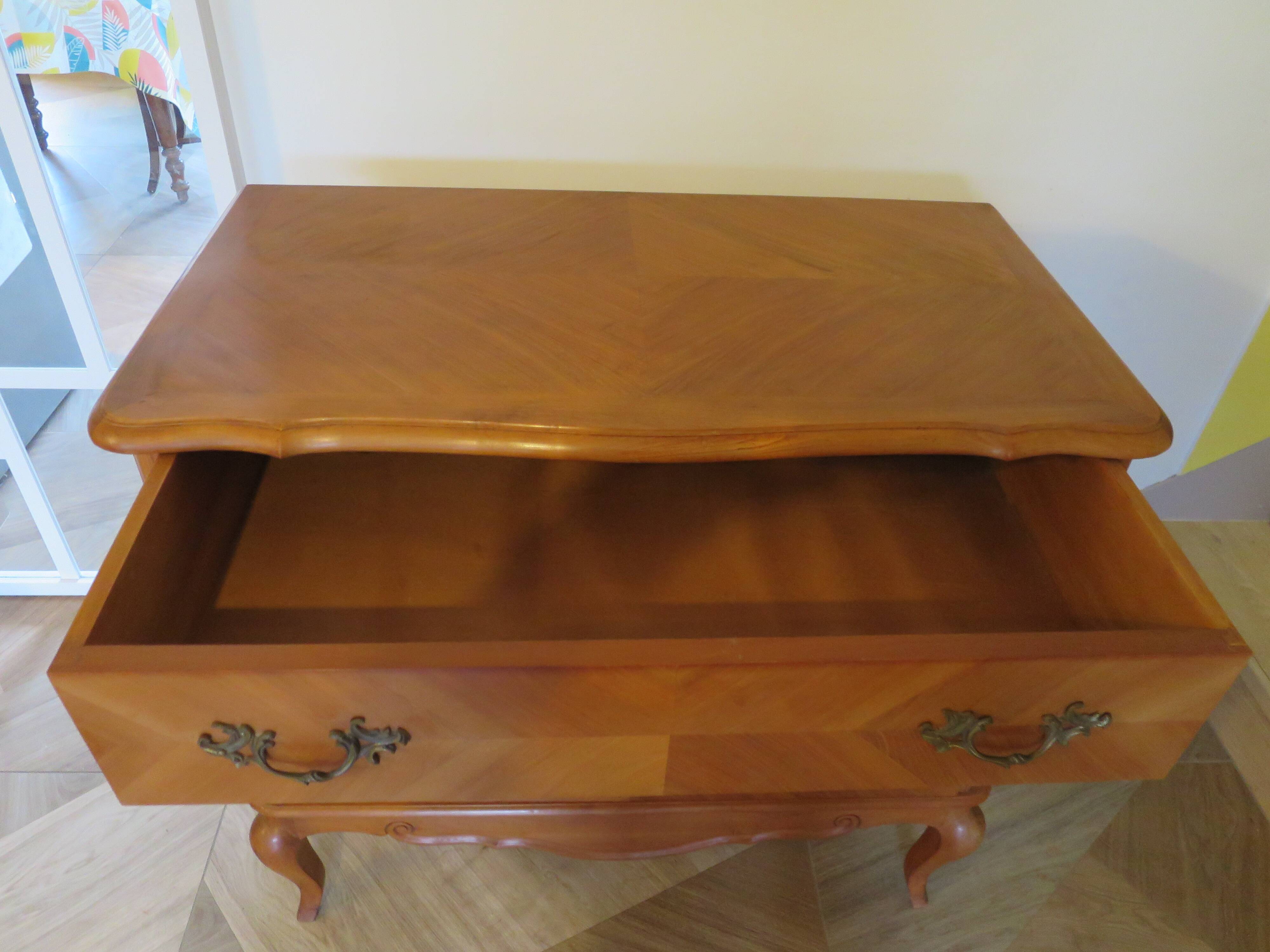 Louis XV style 3-drawer chest of drawers in solid wood