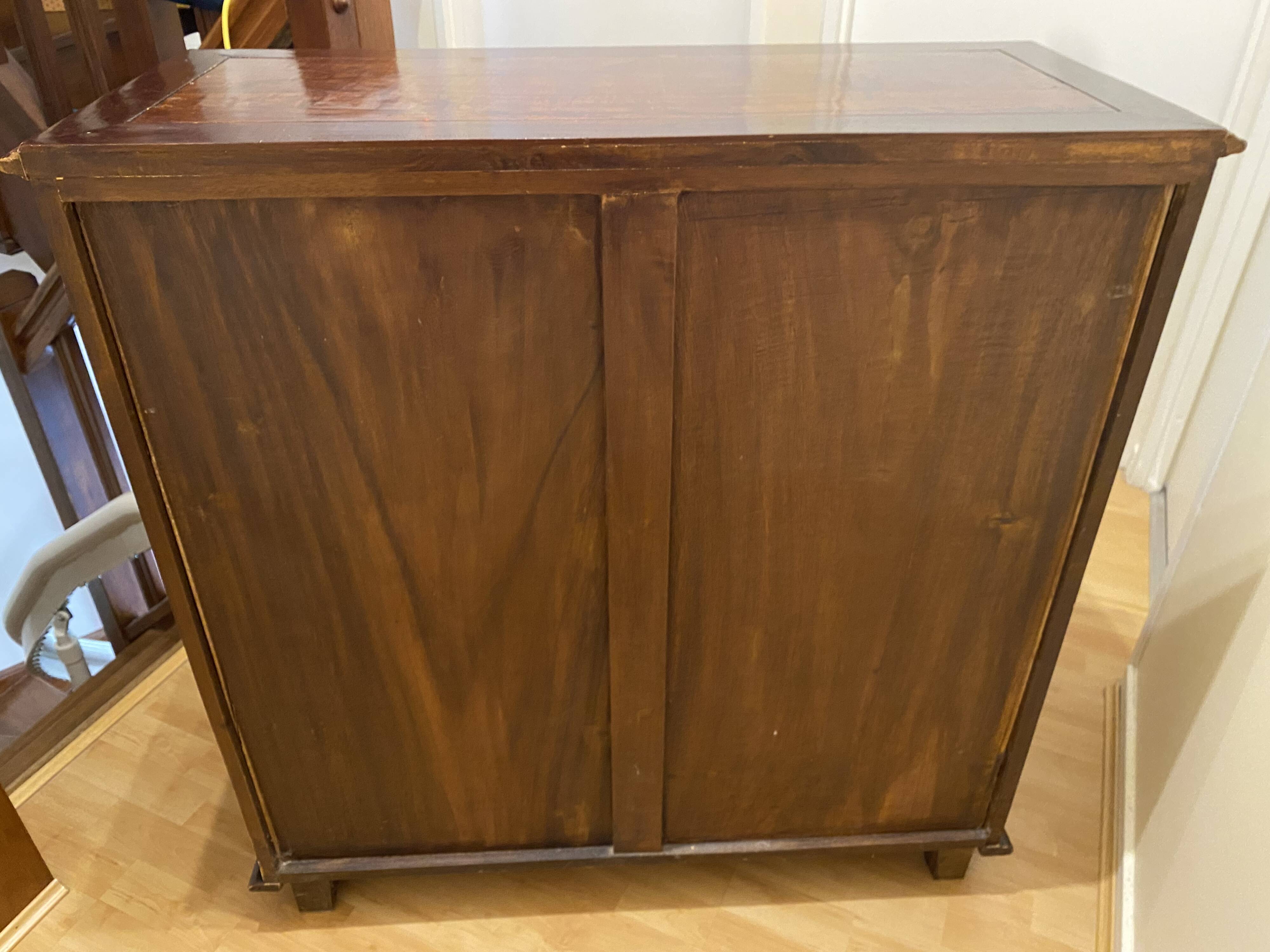 Commode en bois d'Asie