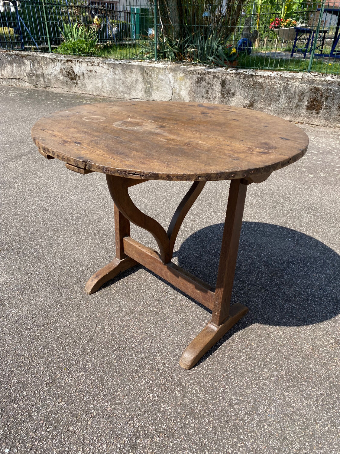 Oak winegrower's table