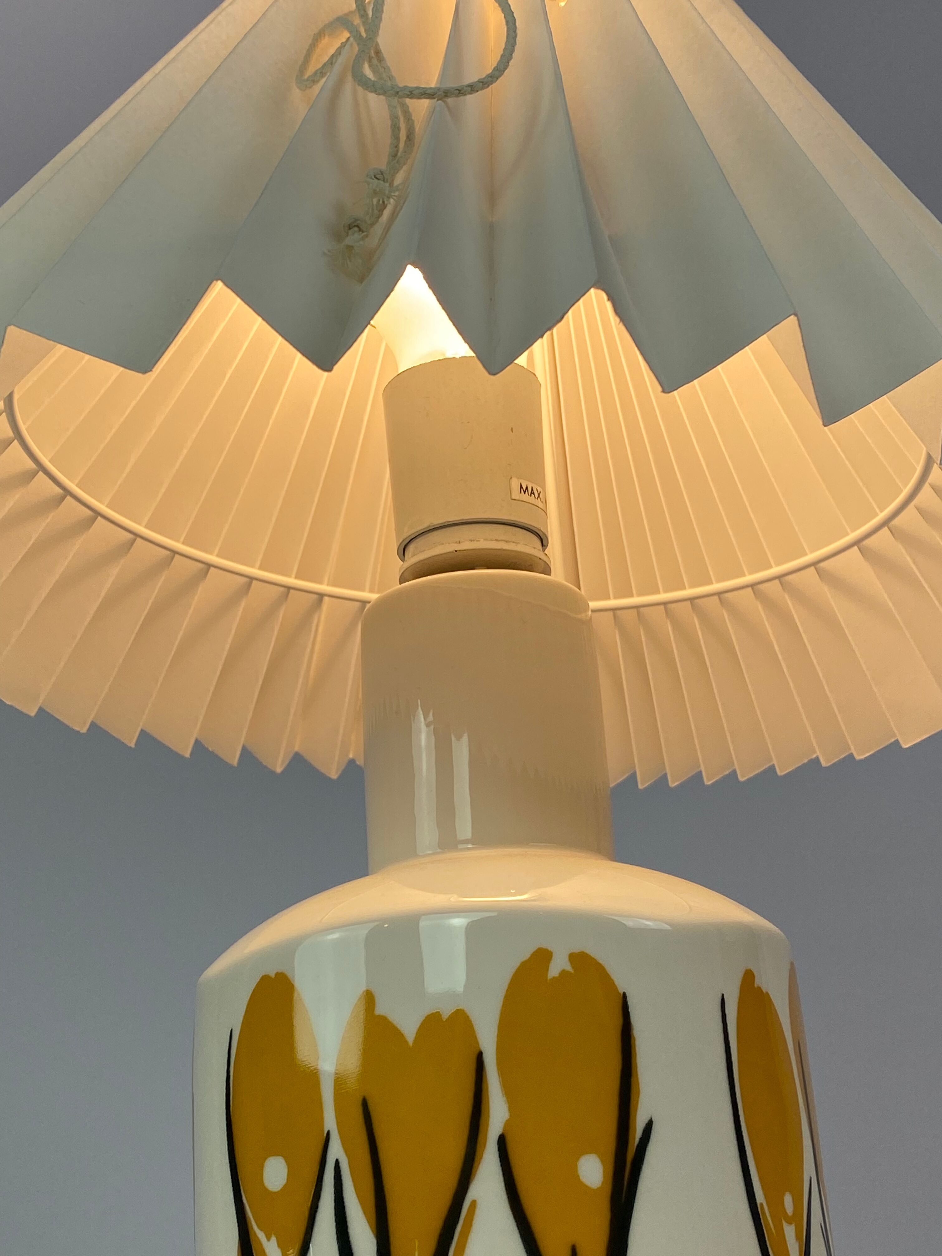 Tablelamp decorated with flowers by Bing and Grøndahl, model 6714/2102, 1960s