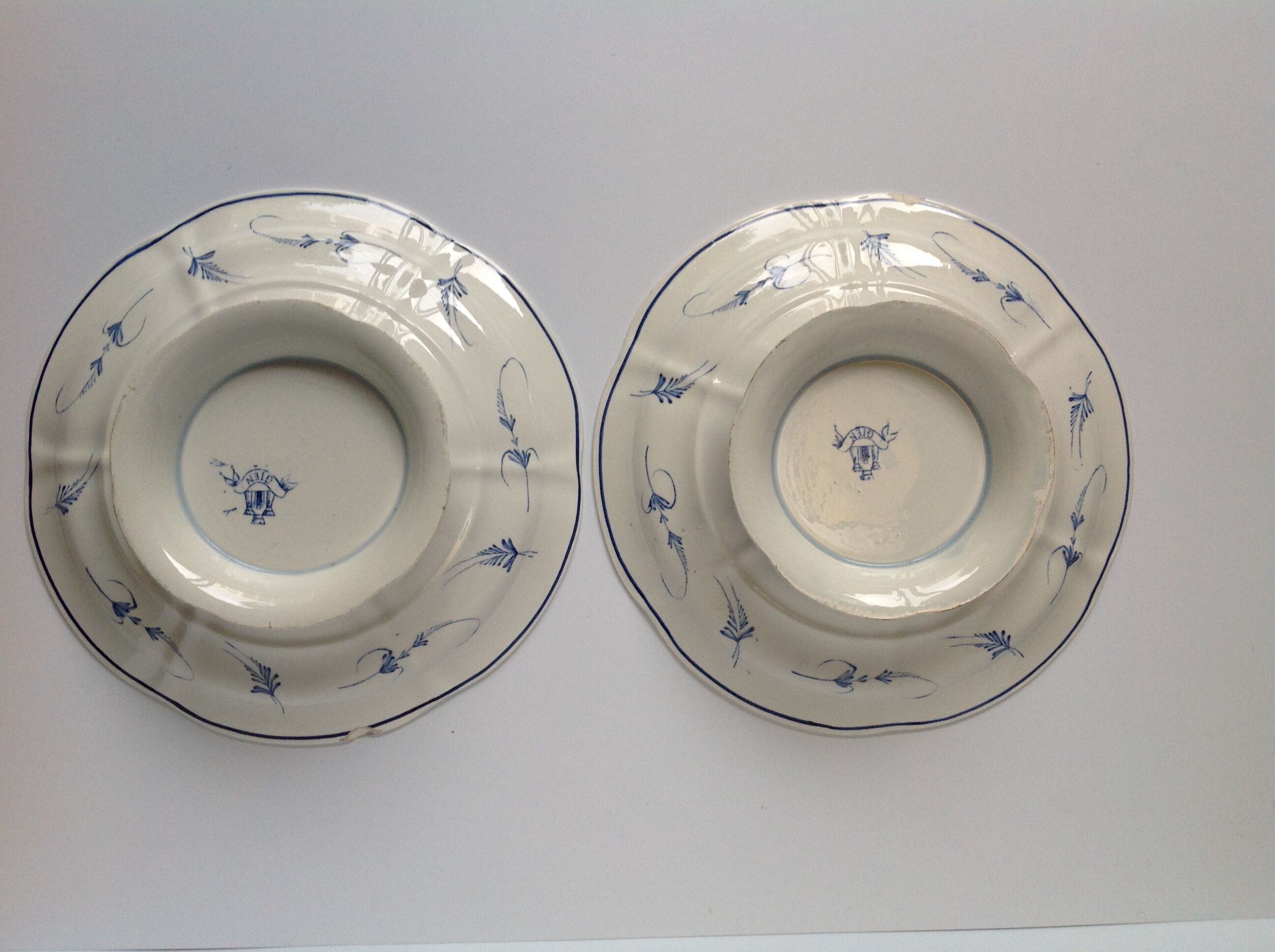 Lot of 2 old Gien presentation plates