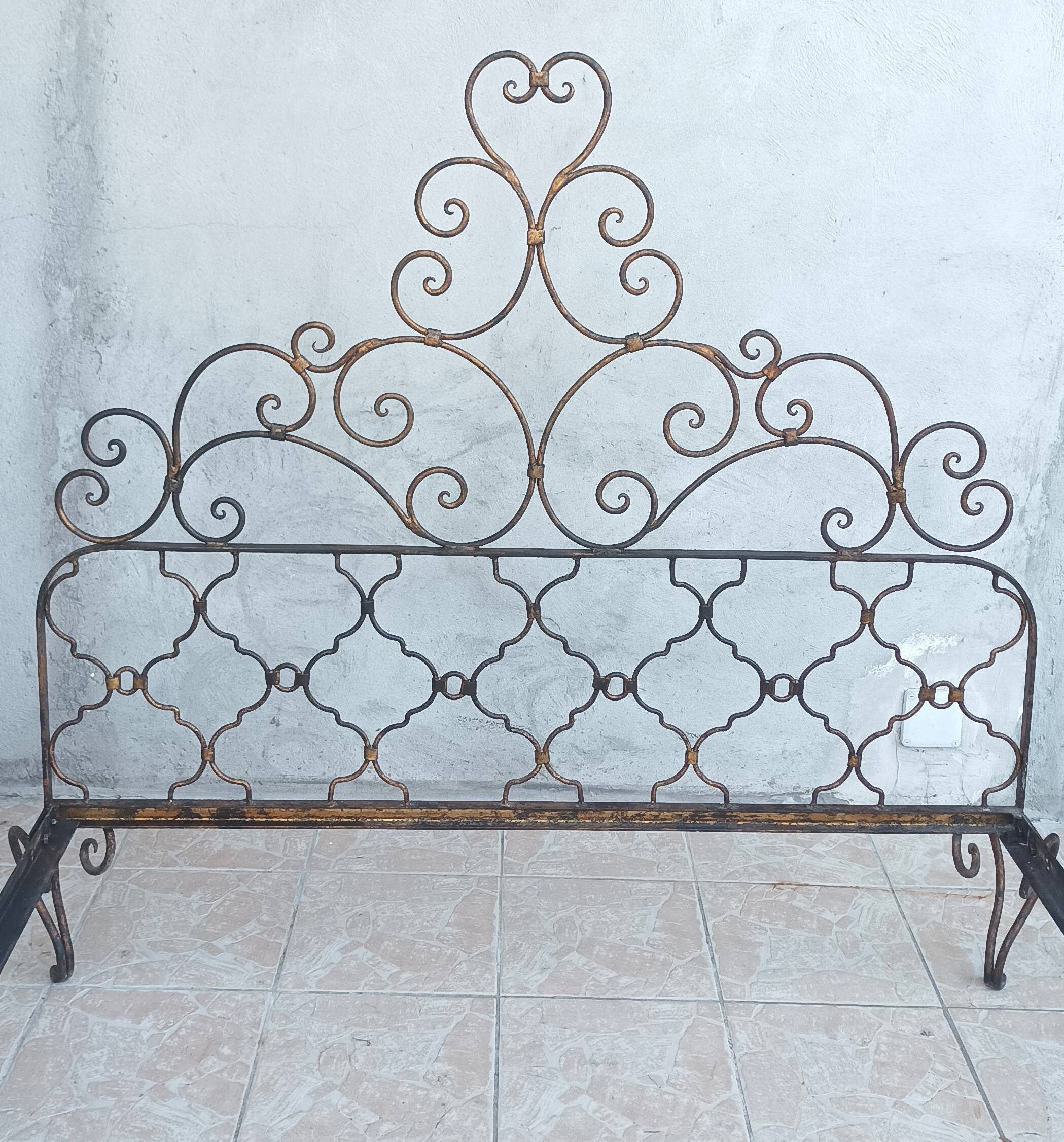 Lit style Louis XV en fer forgé