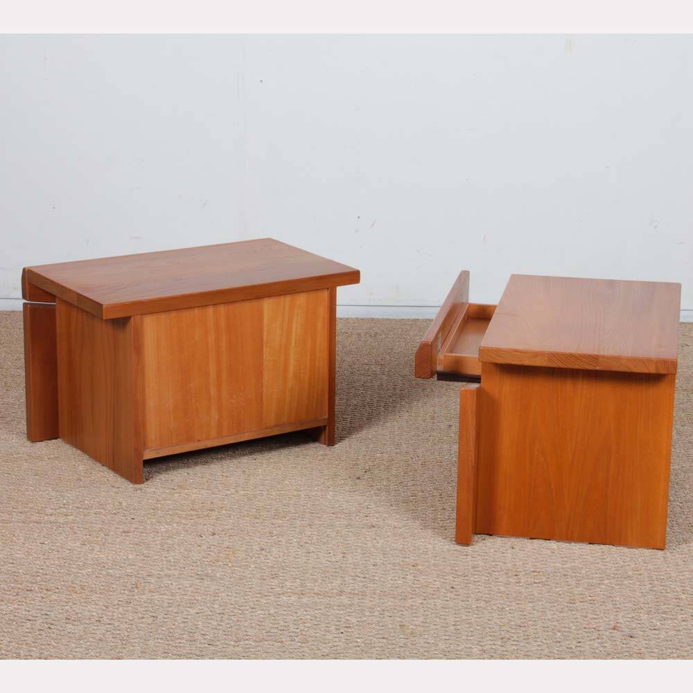 Pair of elm bedside tables, French work from the 1980s.