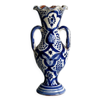 Petit vase en poterie ancienne