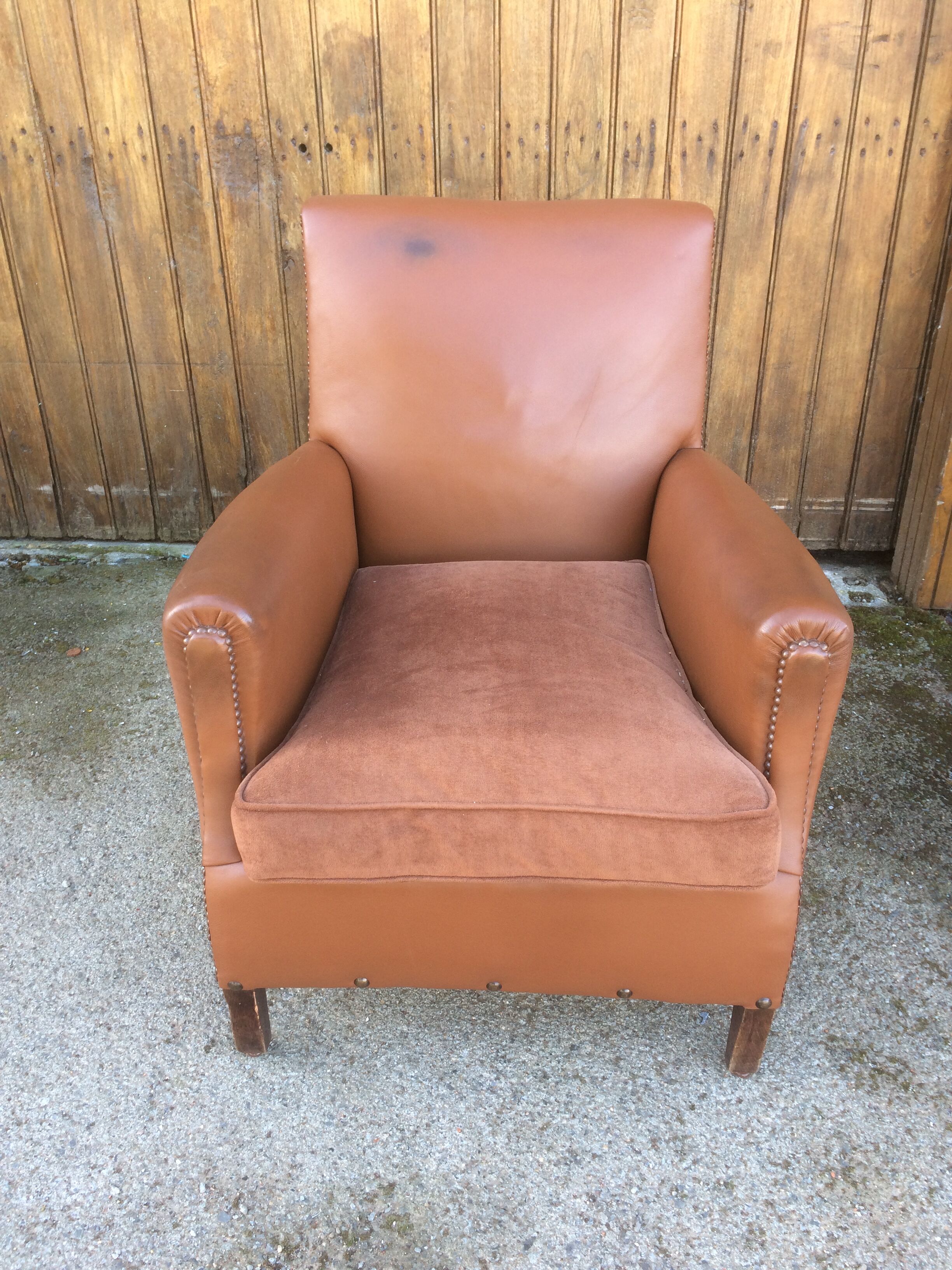 Leather club armchair