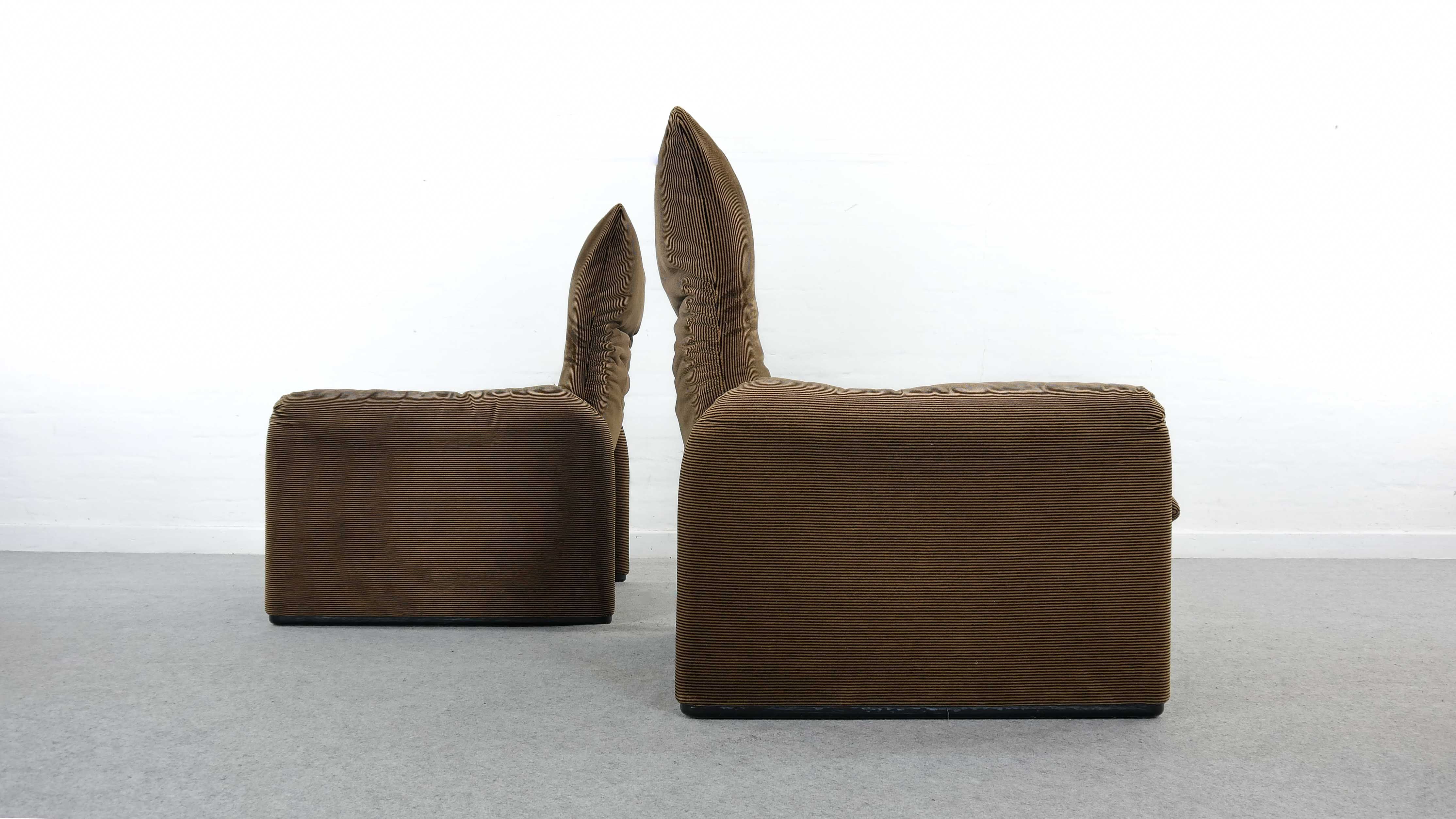 Pair of Maralunga Lounge Chairs by Vico Magistretti for Cassina, Italy